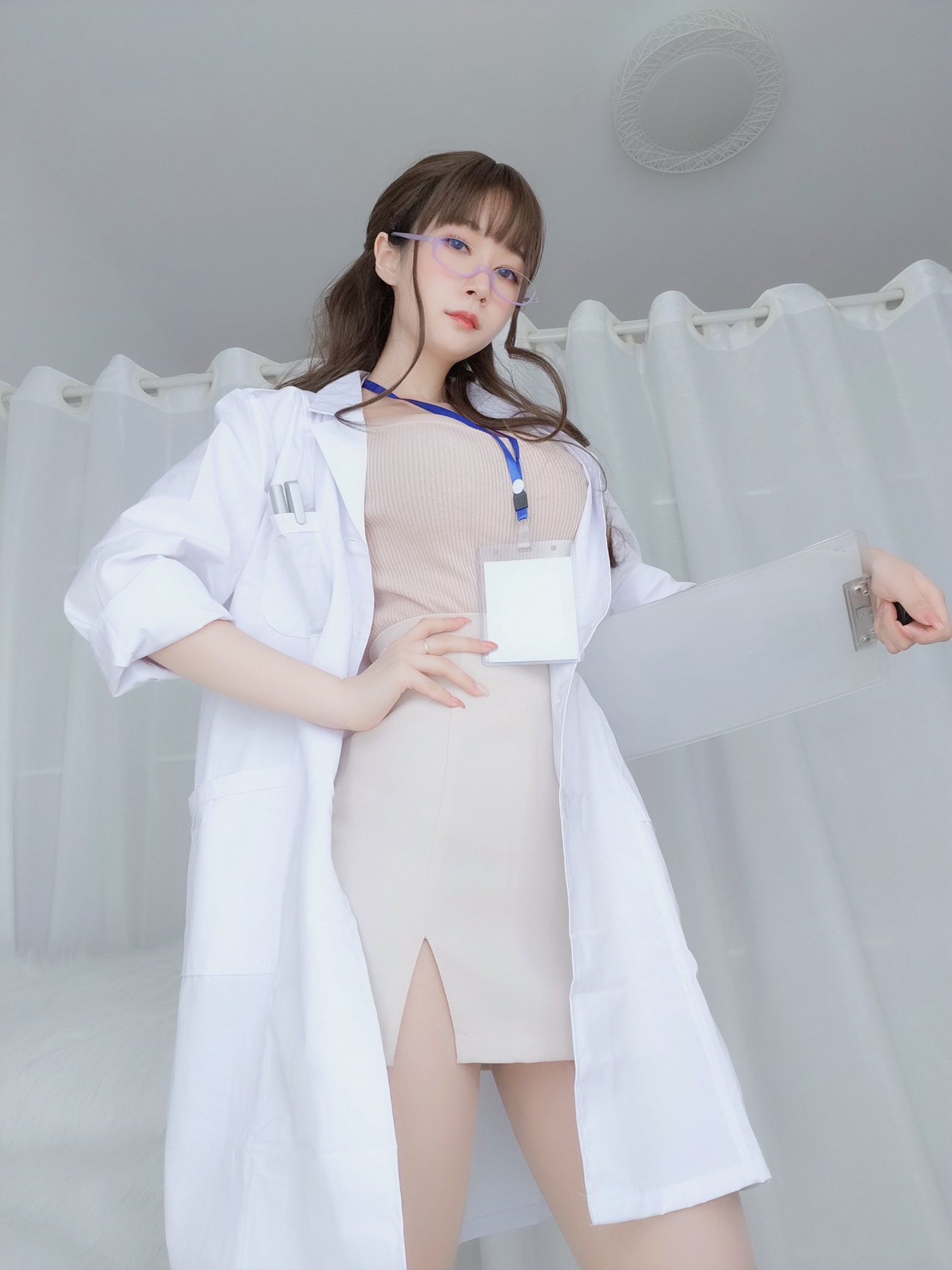 图片[131]-Coser小姐姐 白银81 – 私人医生[137P] – 速更版-美库