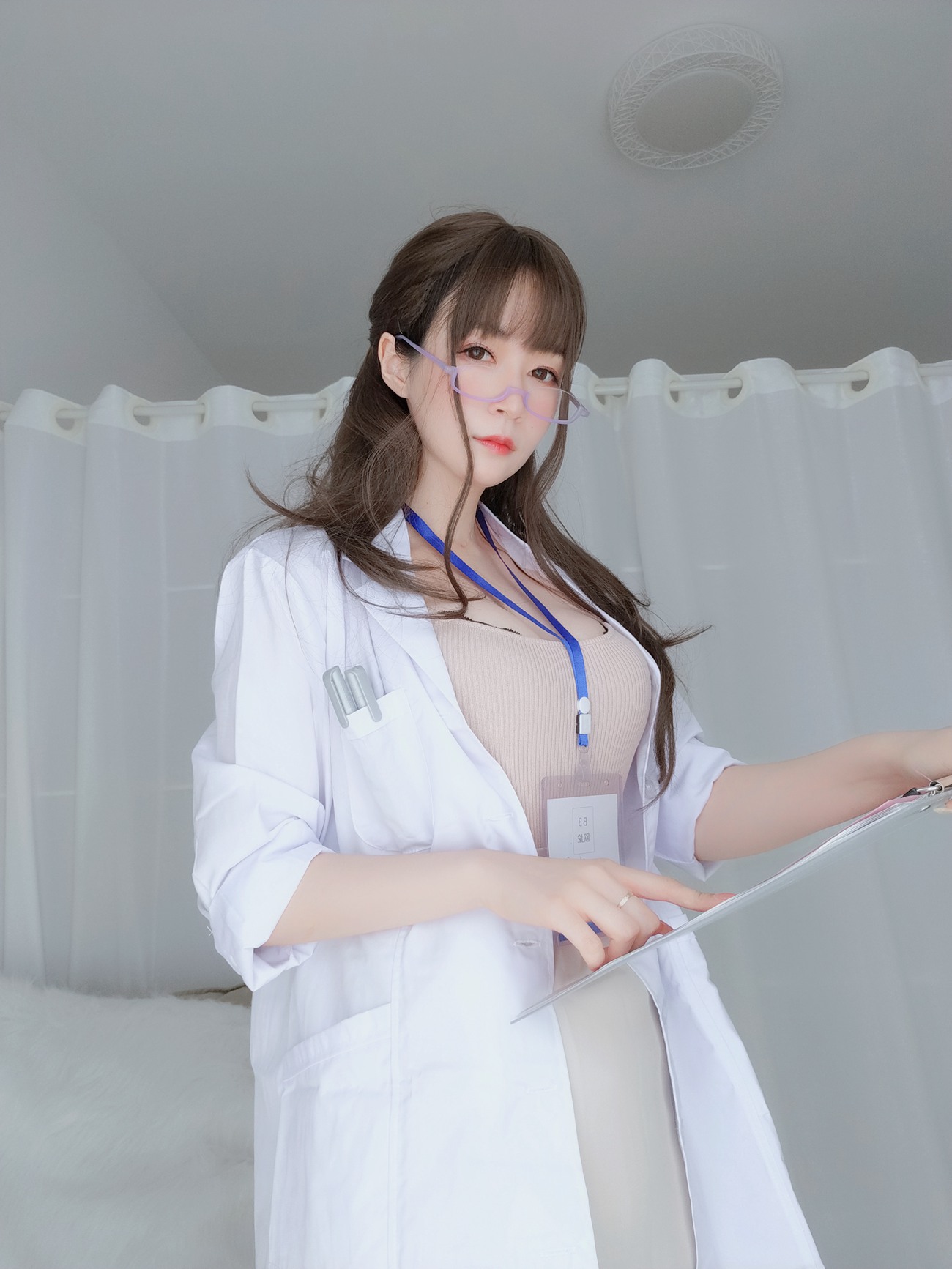 图片[136]-Coser小姐姐 白银81 – 私人医生[137P] – 速更版-美库