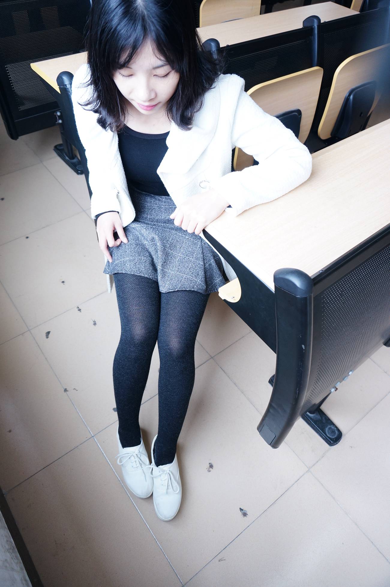 图片[10]-大西瓜爱牙膏-早期作品-S012 黑丝白鞋少女 [116P] – 速更版-美库