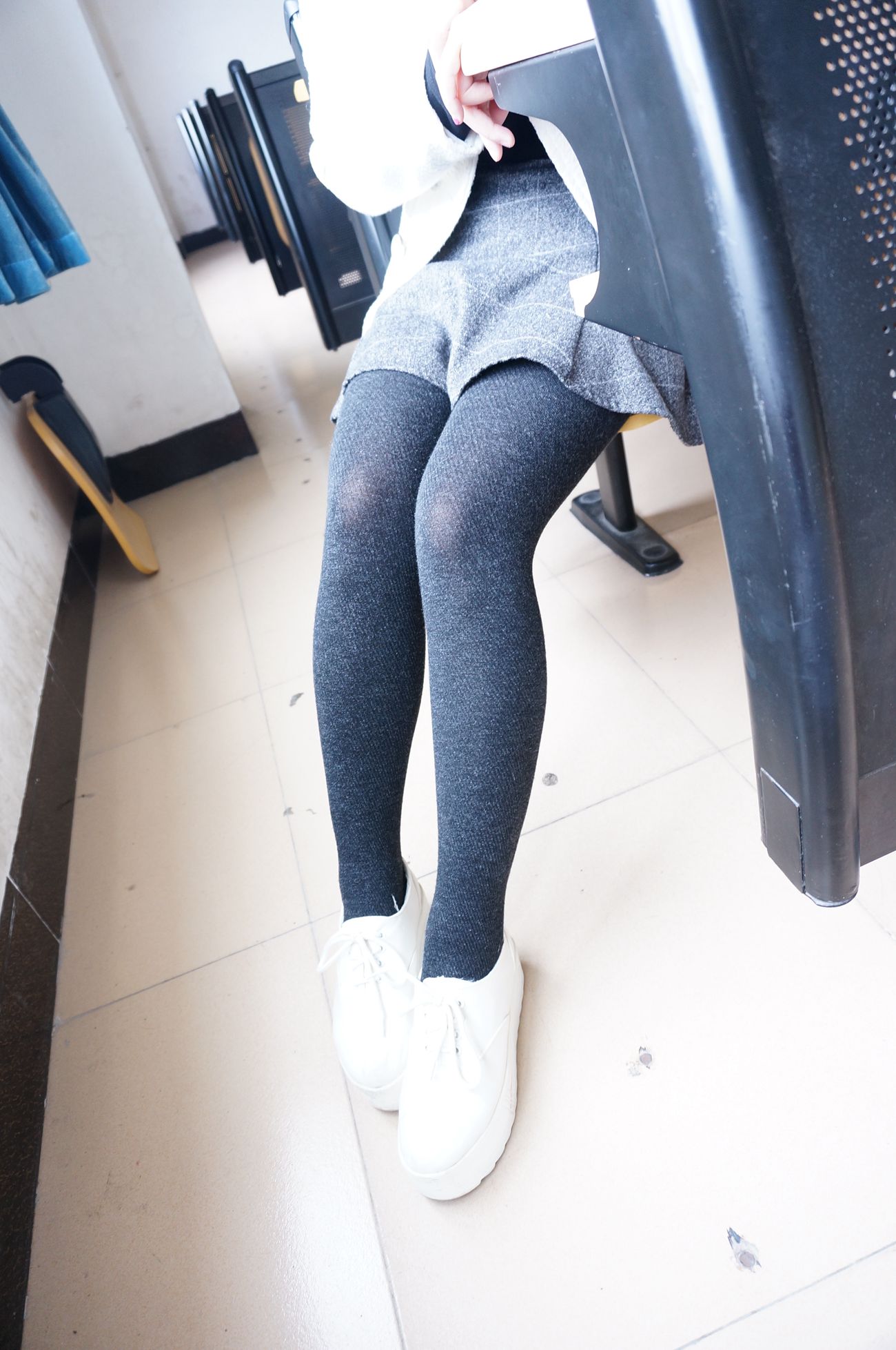 图片[12]-大西瓜爱牙膏-早期作品-S012 黑丝白鞋少女 [116P] – 速更版-美库