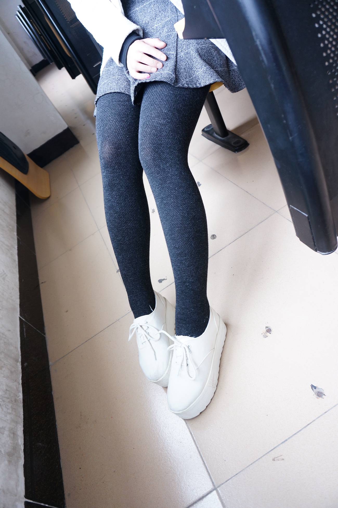 图片[21]-大西瓜爱牙膏-早期作品-S012 黑丝白鞋少女 [116P] – 速更版-美库