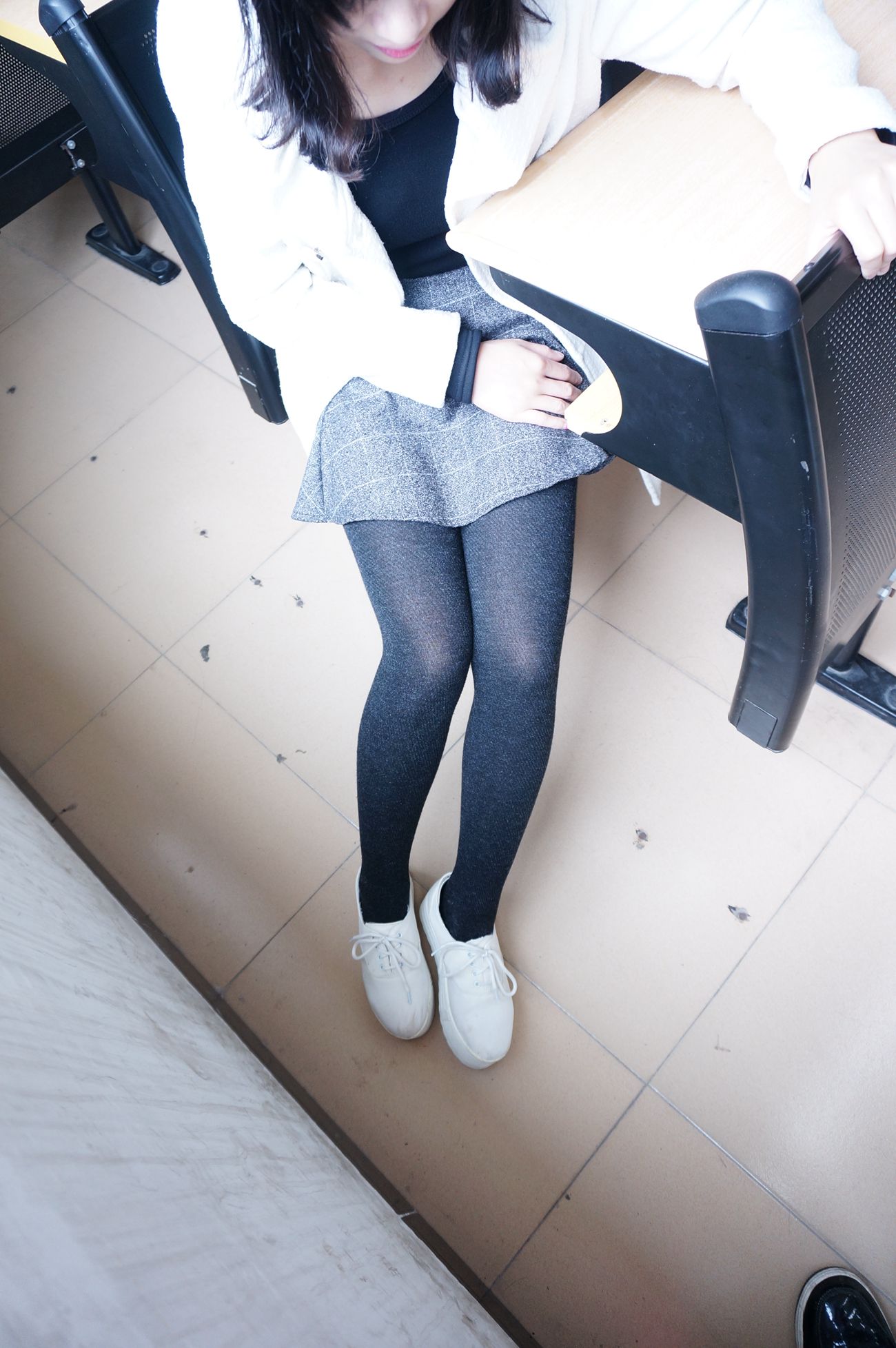 图片[23]-大西瓜爱牙膏-早期作品-S012 黑丝白鞋少女 [116P] – 速更版-美库