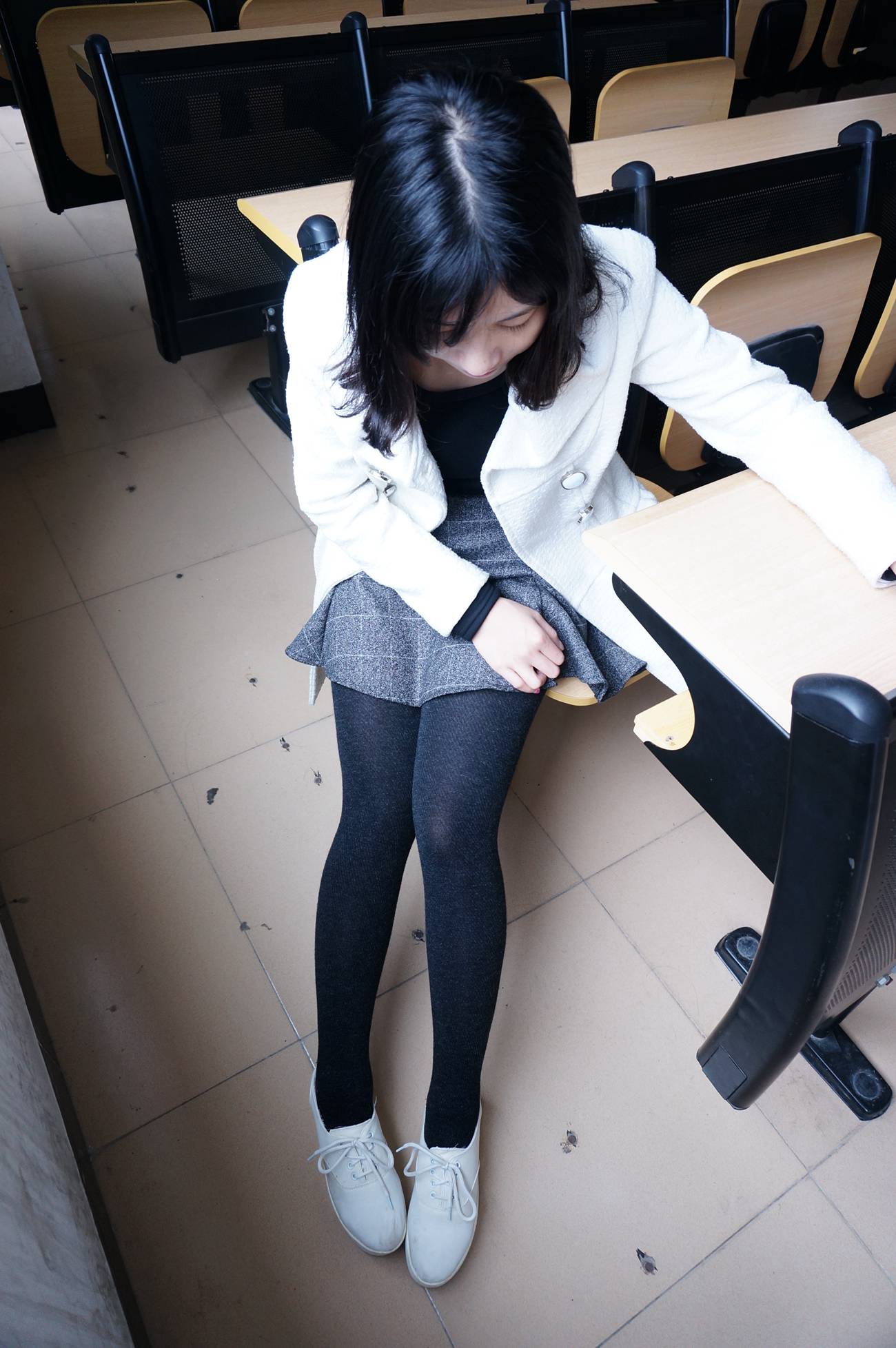 图片[31]-大西瓜爱牙膏-早期作品-S012 黑丝白鞋少女 [116P] – 速更版-美库