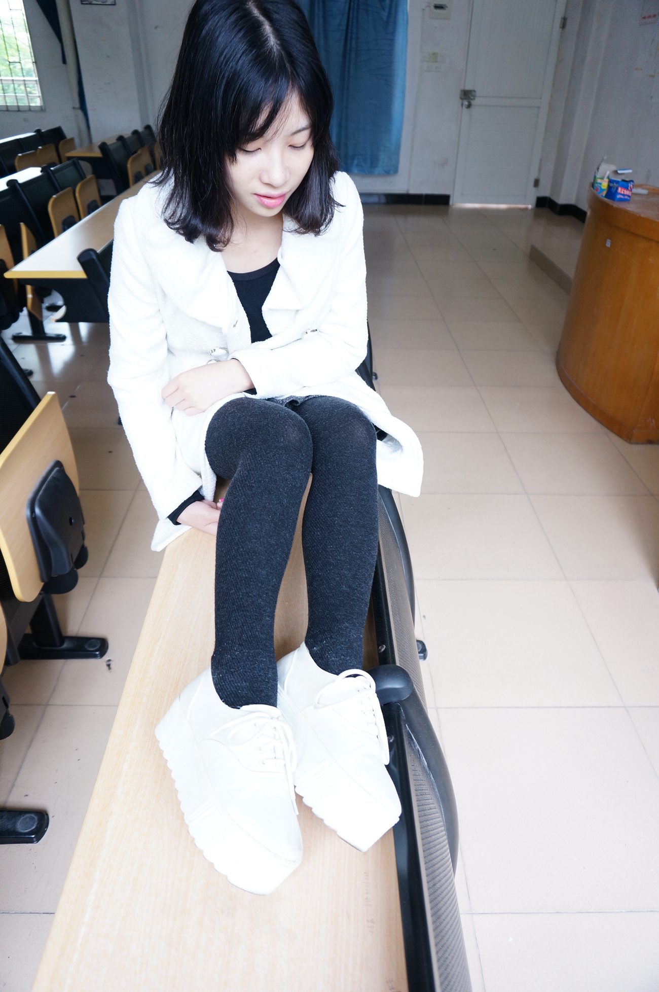 图片[32]-大西瓜爱牙膏-早期作品-S012 黑丝白鞋少女 [116P] – 速更版-美库