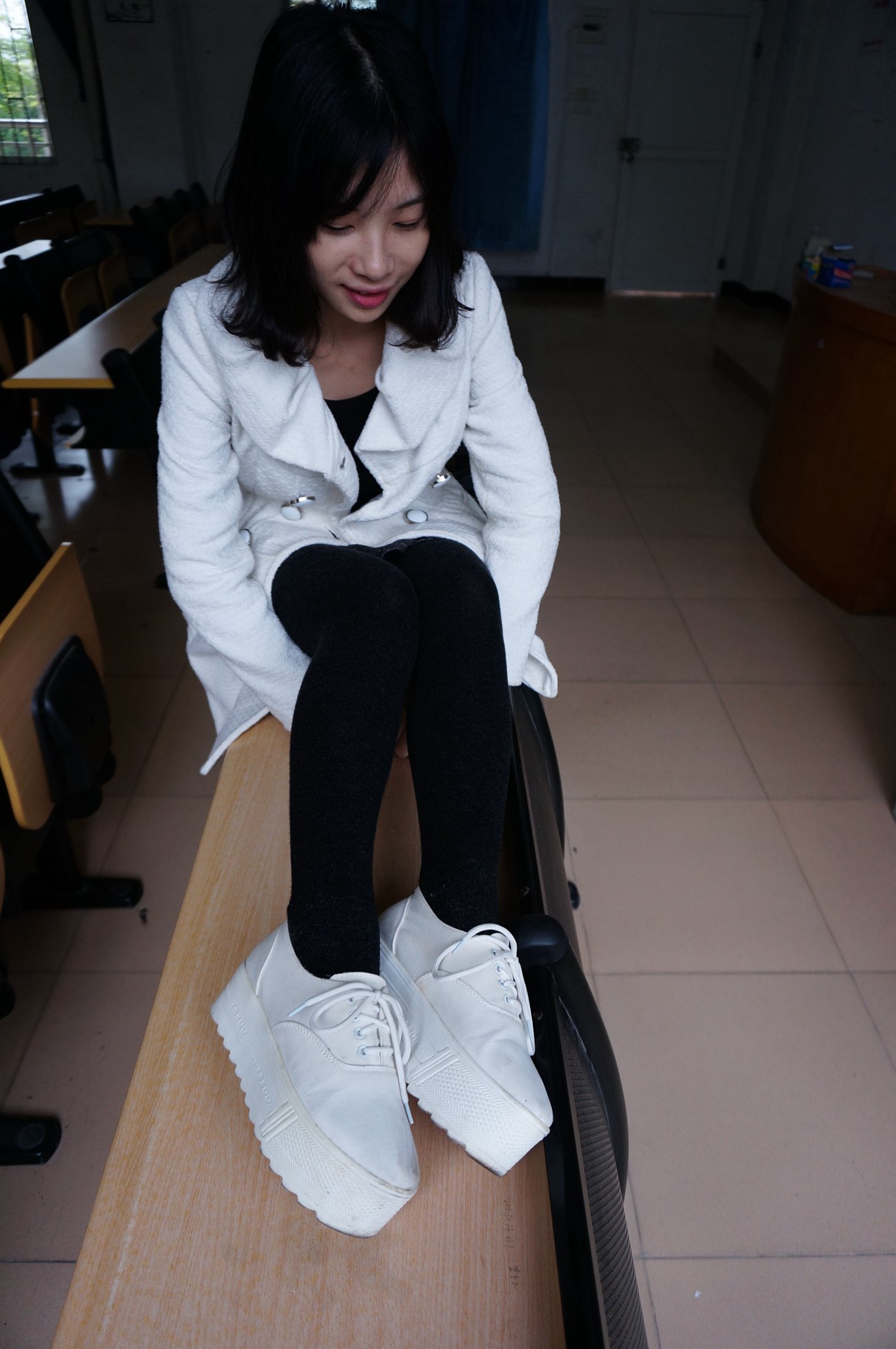 图片[33]-大西瓜爱牙膏-早期作品-S012 黑丝白鞋少女 [116P] – 速更版-美库