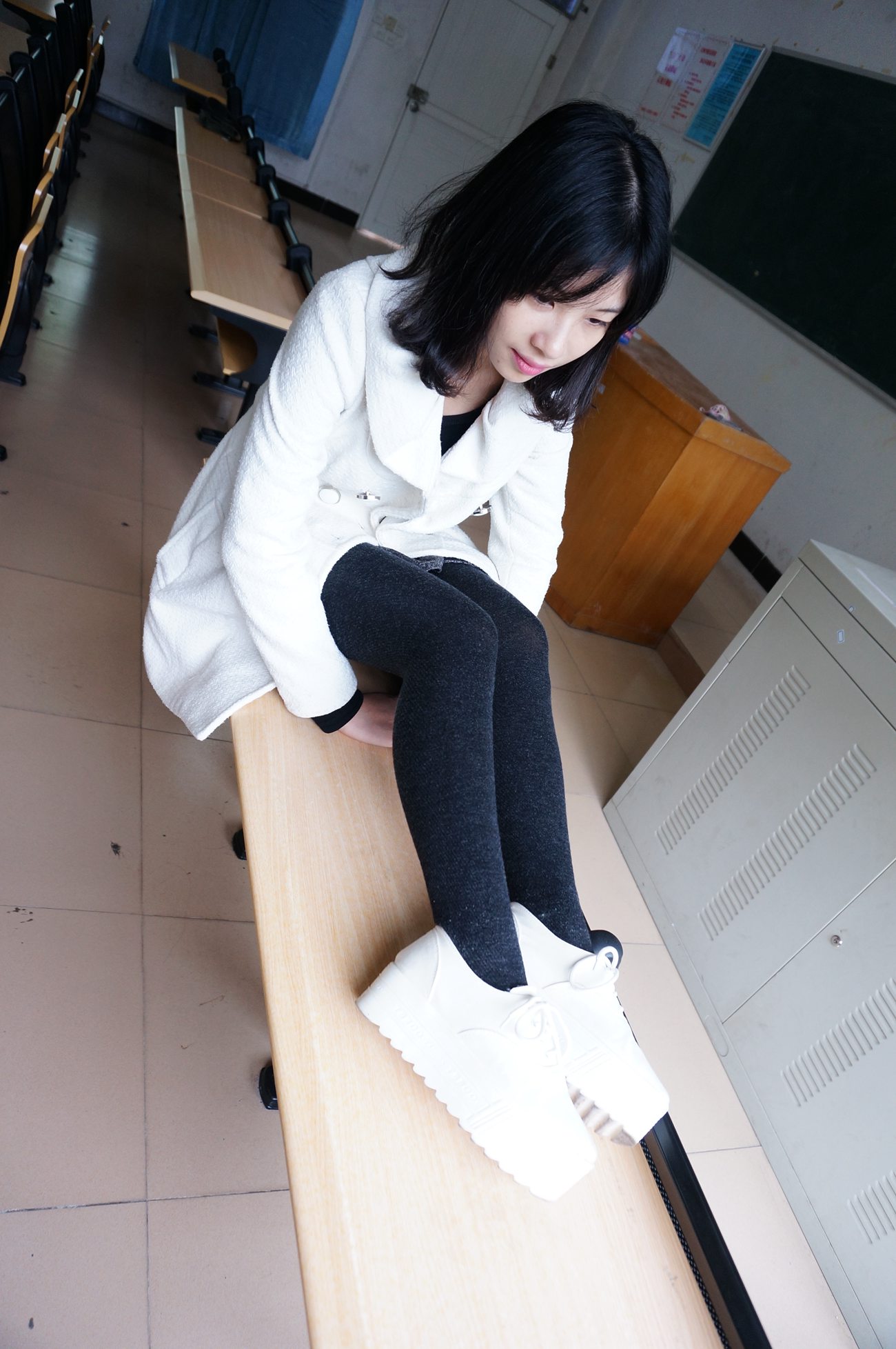 图片[35]-大西瓜爱牙膏-早期作品-S012 黑丝白鞋少女 [116P] – 速更版-美库