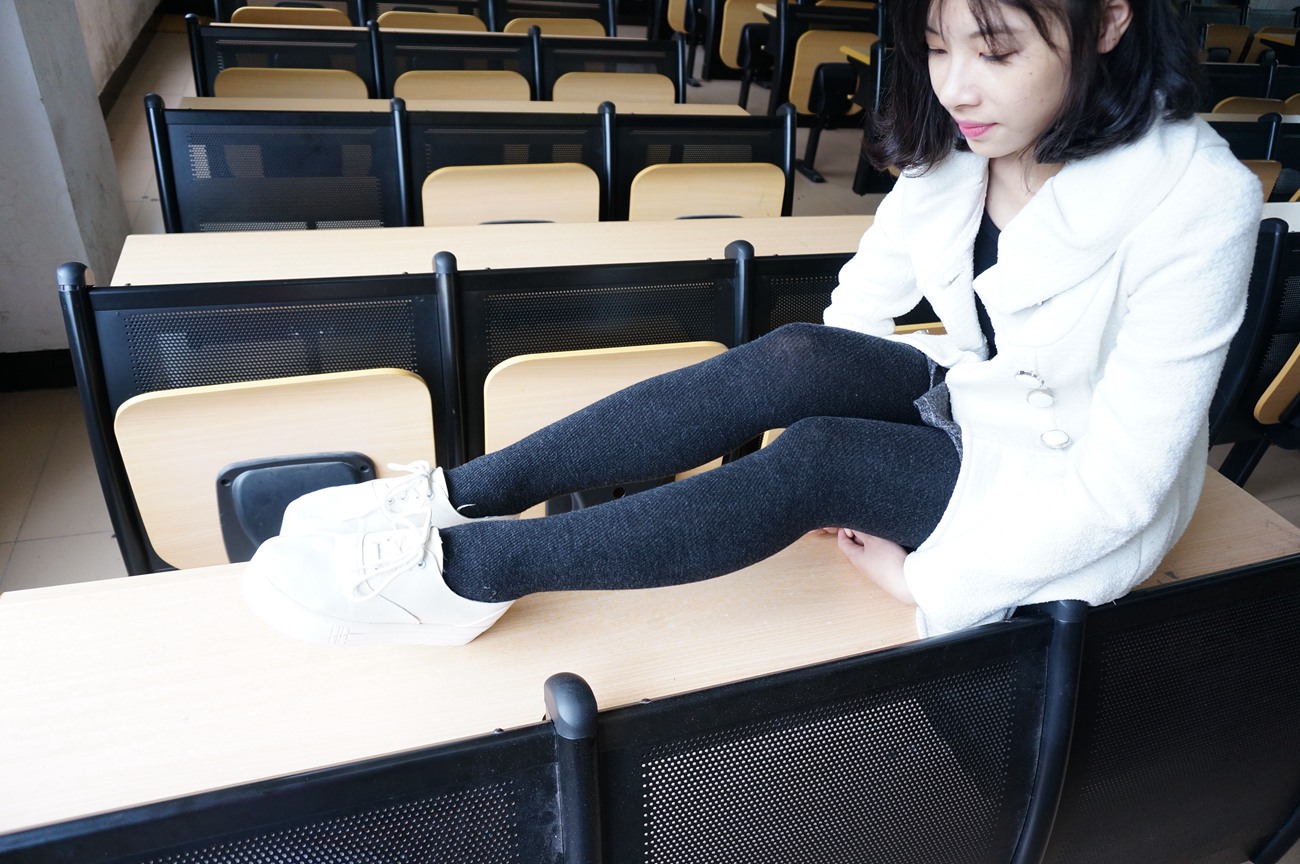 图片[37]-大西瓜爱牙膏-早期作品-S012 黑丝白鞋少女 [116P] – 速更版-美库