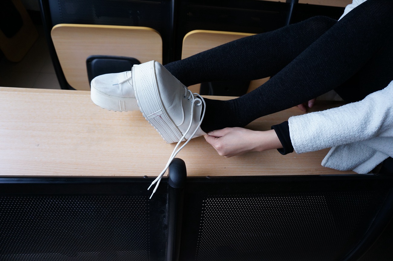 图片[39]-大西瓜爱牙膏-早期作品-S012 黑丝白鞋少女 [116P] – 速更版-美库