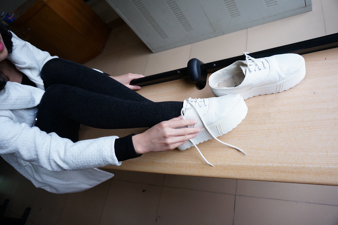 图片[41]-大西瓜爱牙膏-早期作品-S012 黑丝白鞋少女 [116P] – 速更版-美库