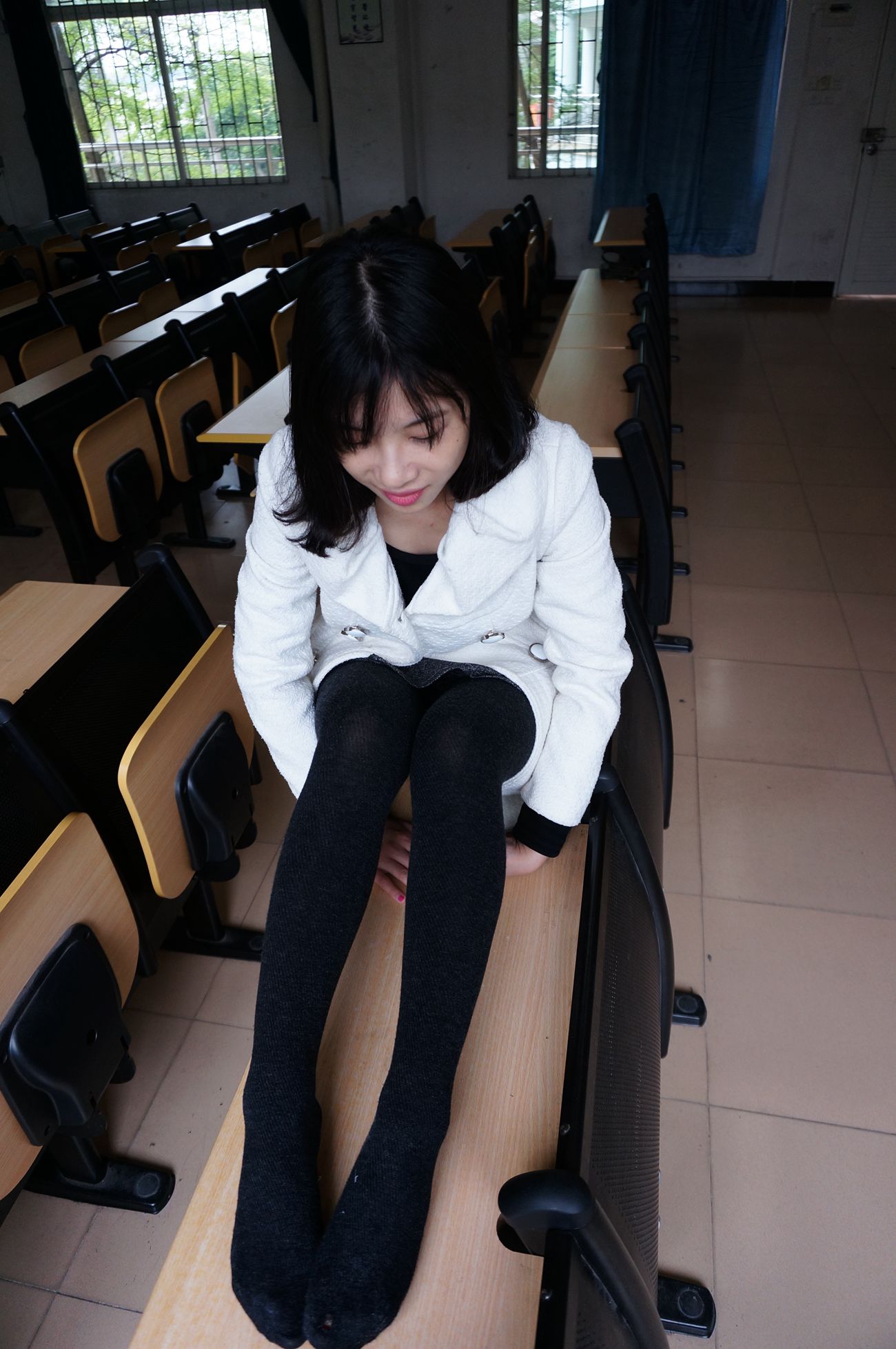 图片[50]-大西瓜爱牙膏-早期作品-S012 黑丝白鞋少女 [116P] – 速更版-美库