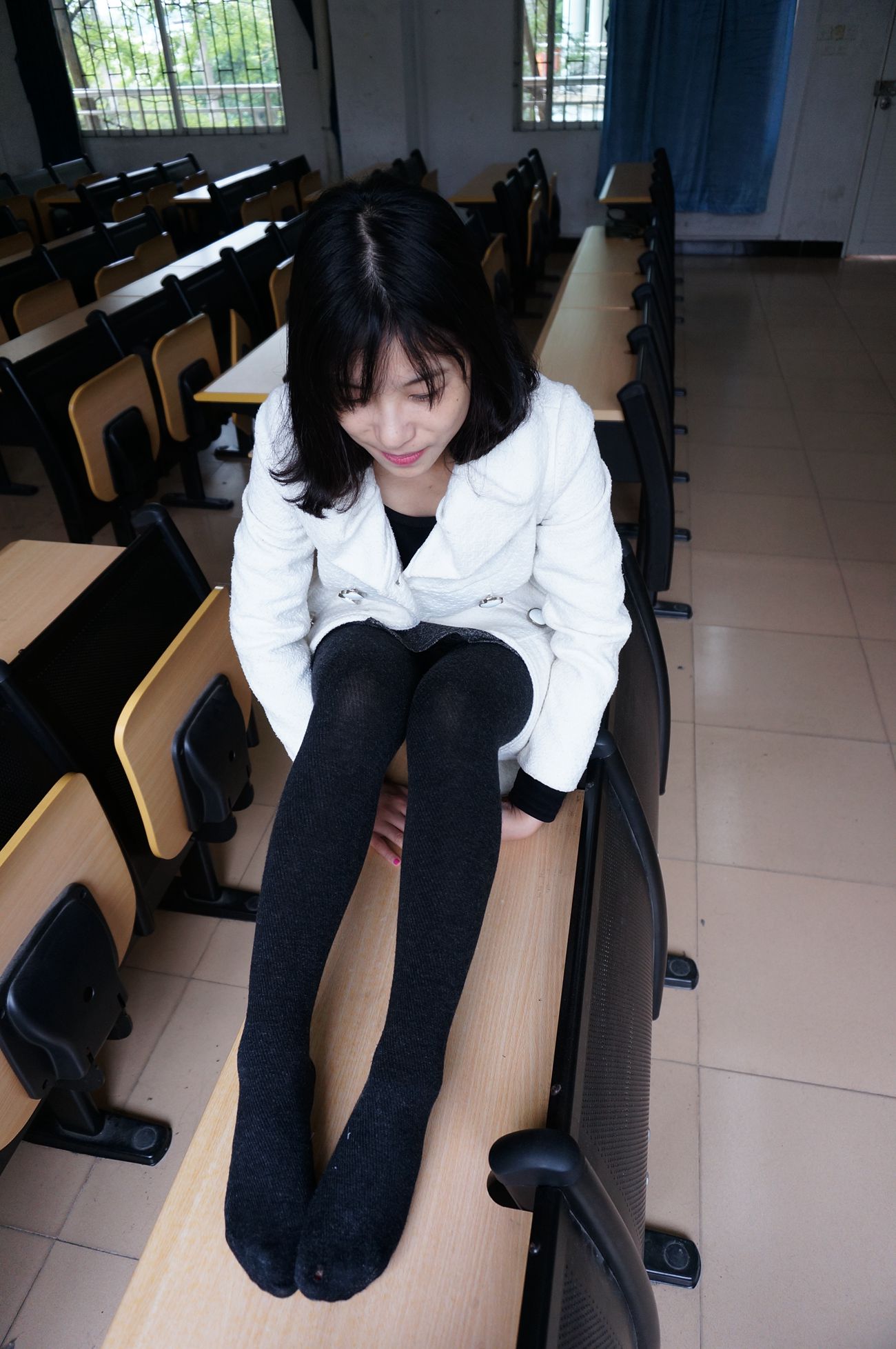 图片[51]-大西瓜爱牙膏-早期作品-S012 黑丝白鞋少女 [116P] – 速更版-美库