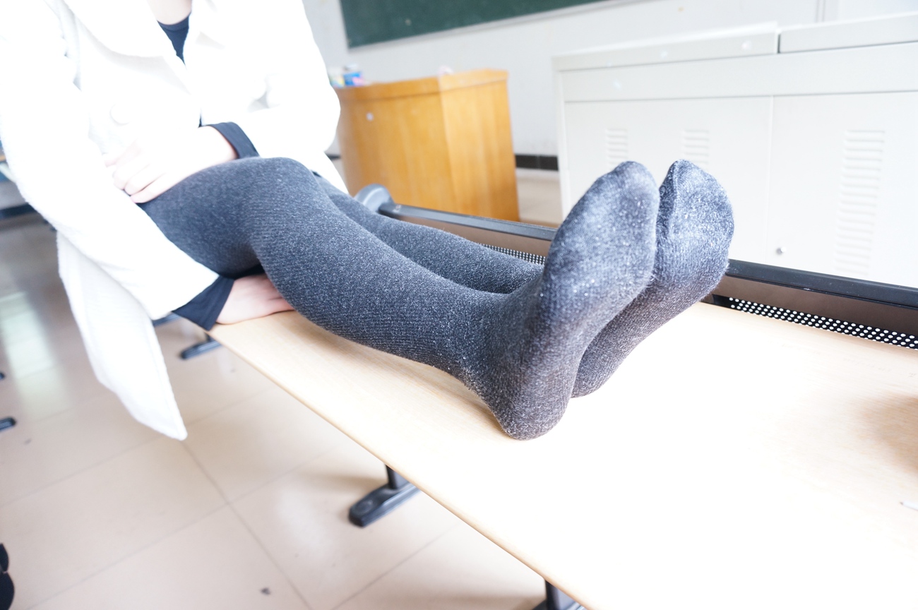 图片[59]-大西瓜爱牙膏-早期作品-S012 黑丝白鞋少女 [116P] – 速更版-美库