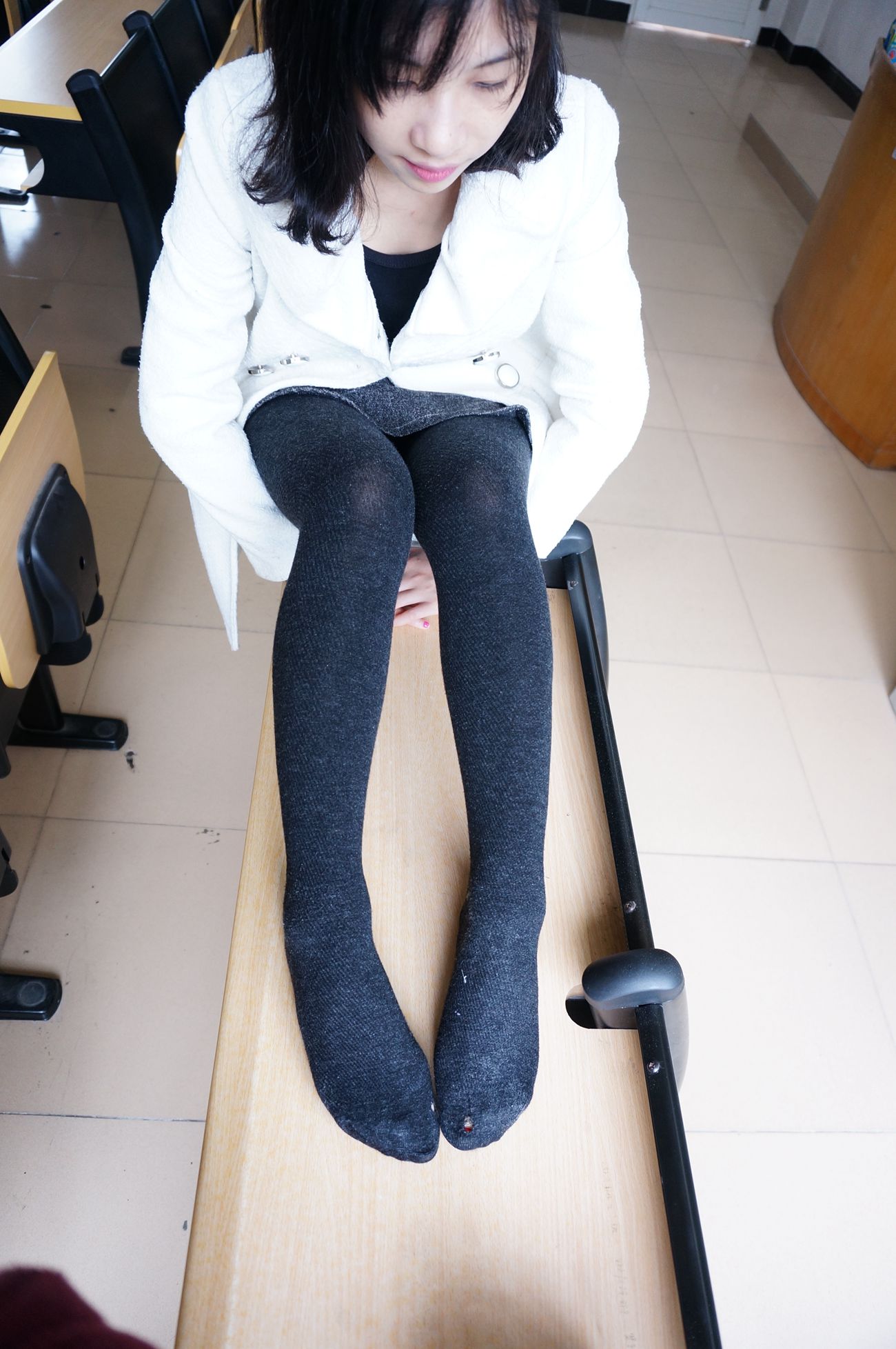 图片[72]-大西瓜爱牙膏-早期作品-S012 黑丝白鞋少女 [116P] – 速更版-美库