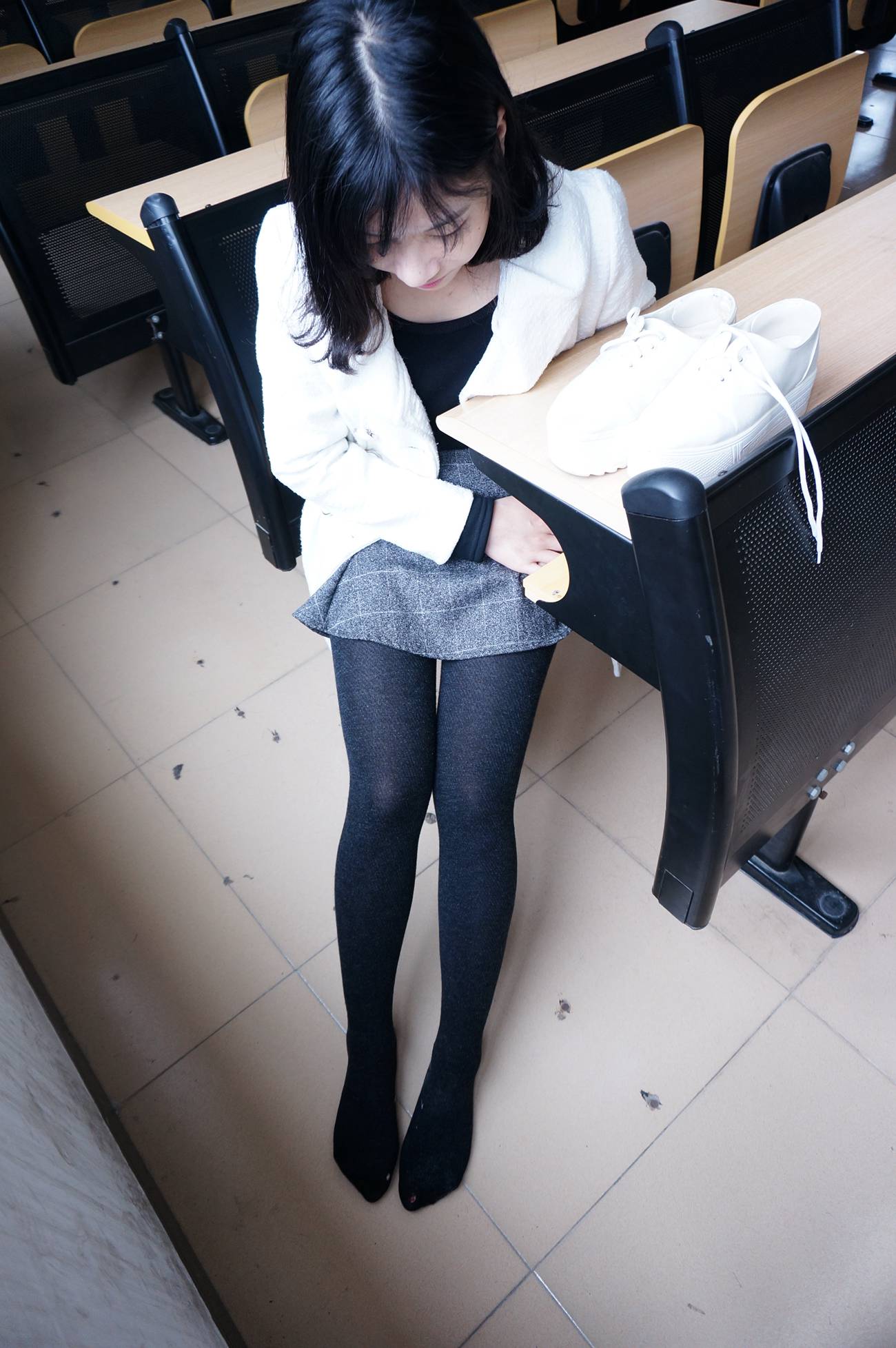 图片[75]-大西瓜爱牙膏-早期作品-S012 黑丝白鞋少女 [116P] – 速更版-美库