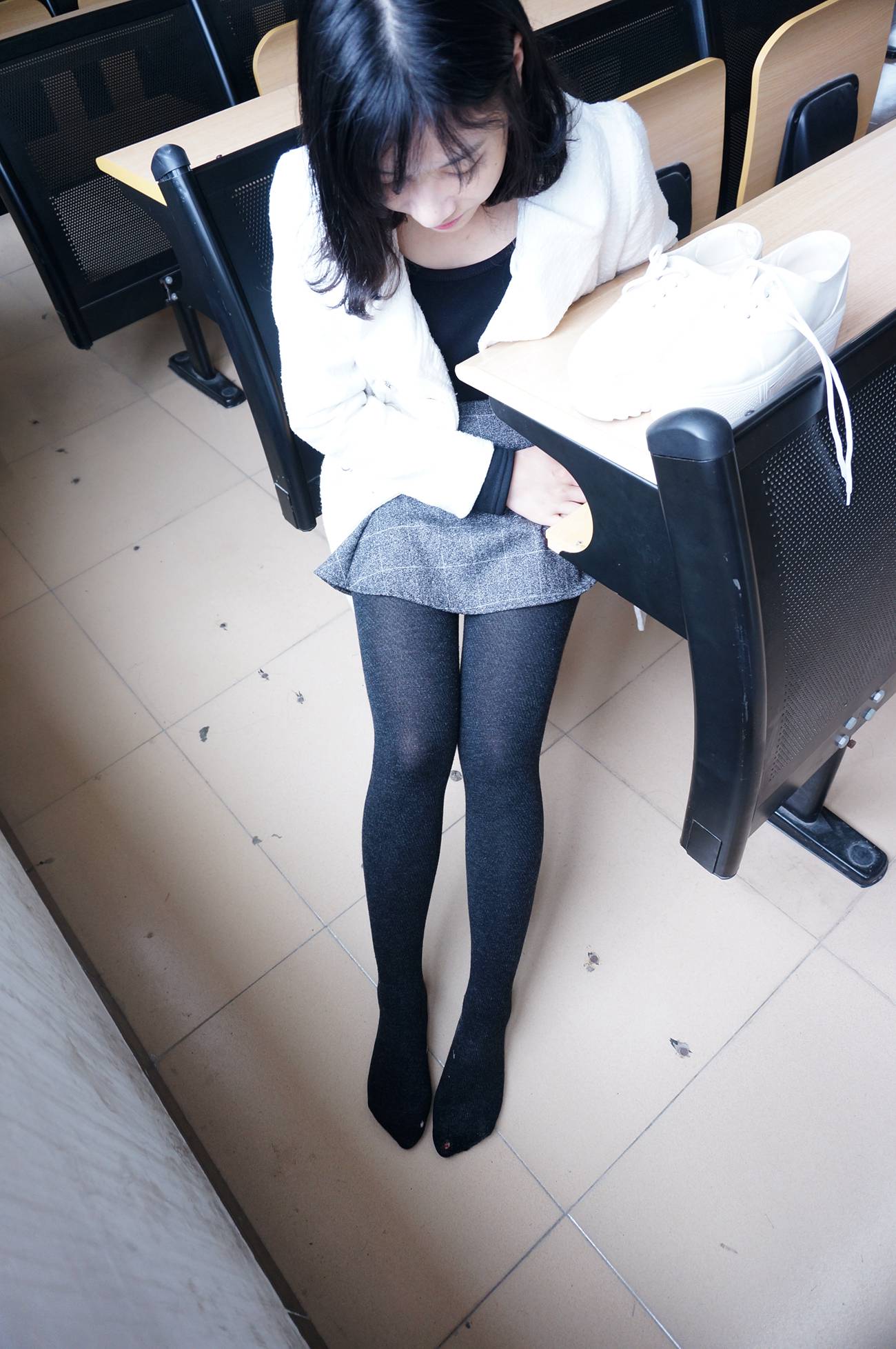 图片[74]-大西瓜爱牙膏-早期作品-S012 黑丝白鞋少女 [116P] – 速更版-美库