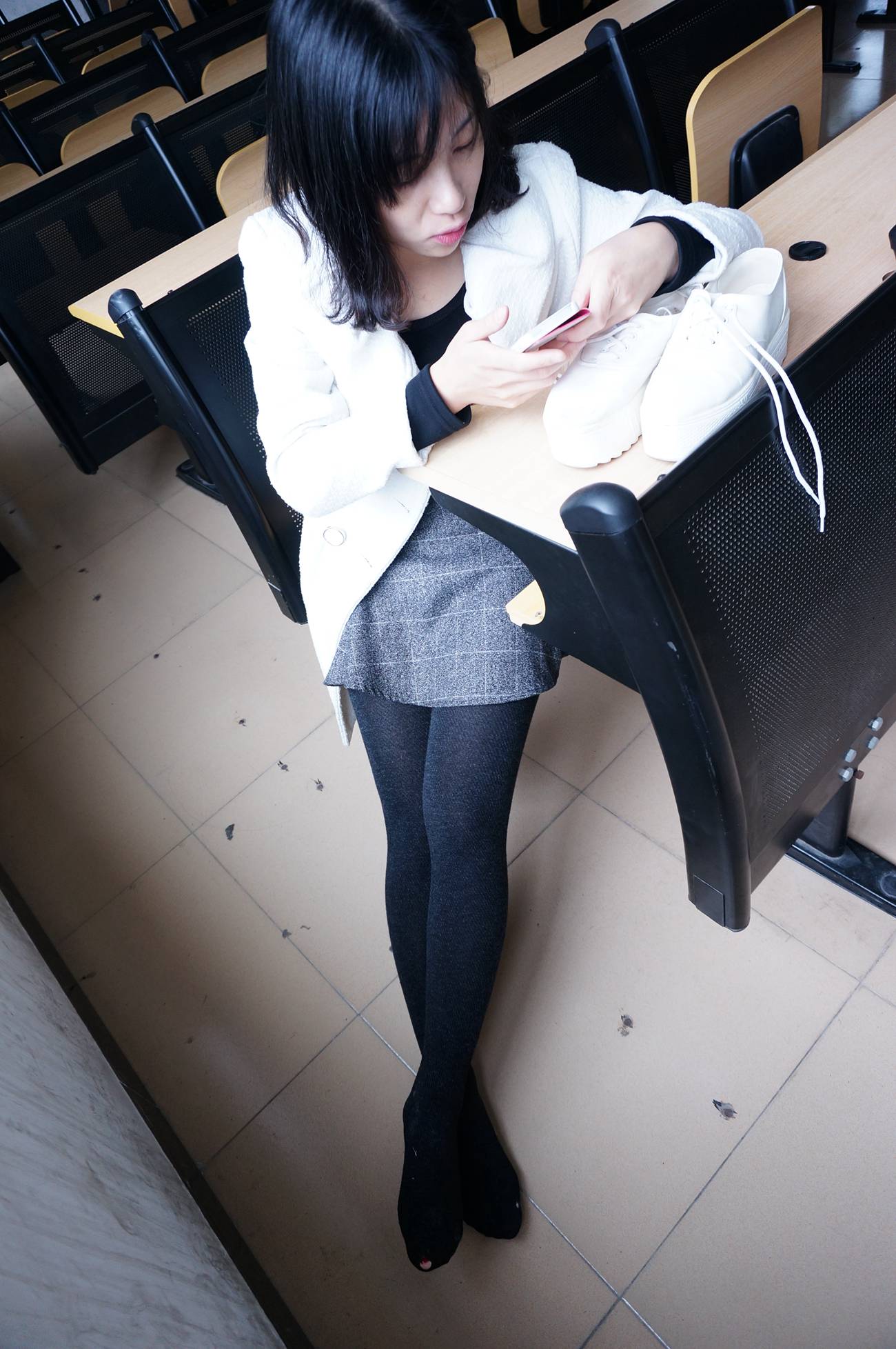 图片[88]-大西瓜爱牙膏-早期作品-S012 黑丝白鞋少女 [116P] – 速更版-美库