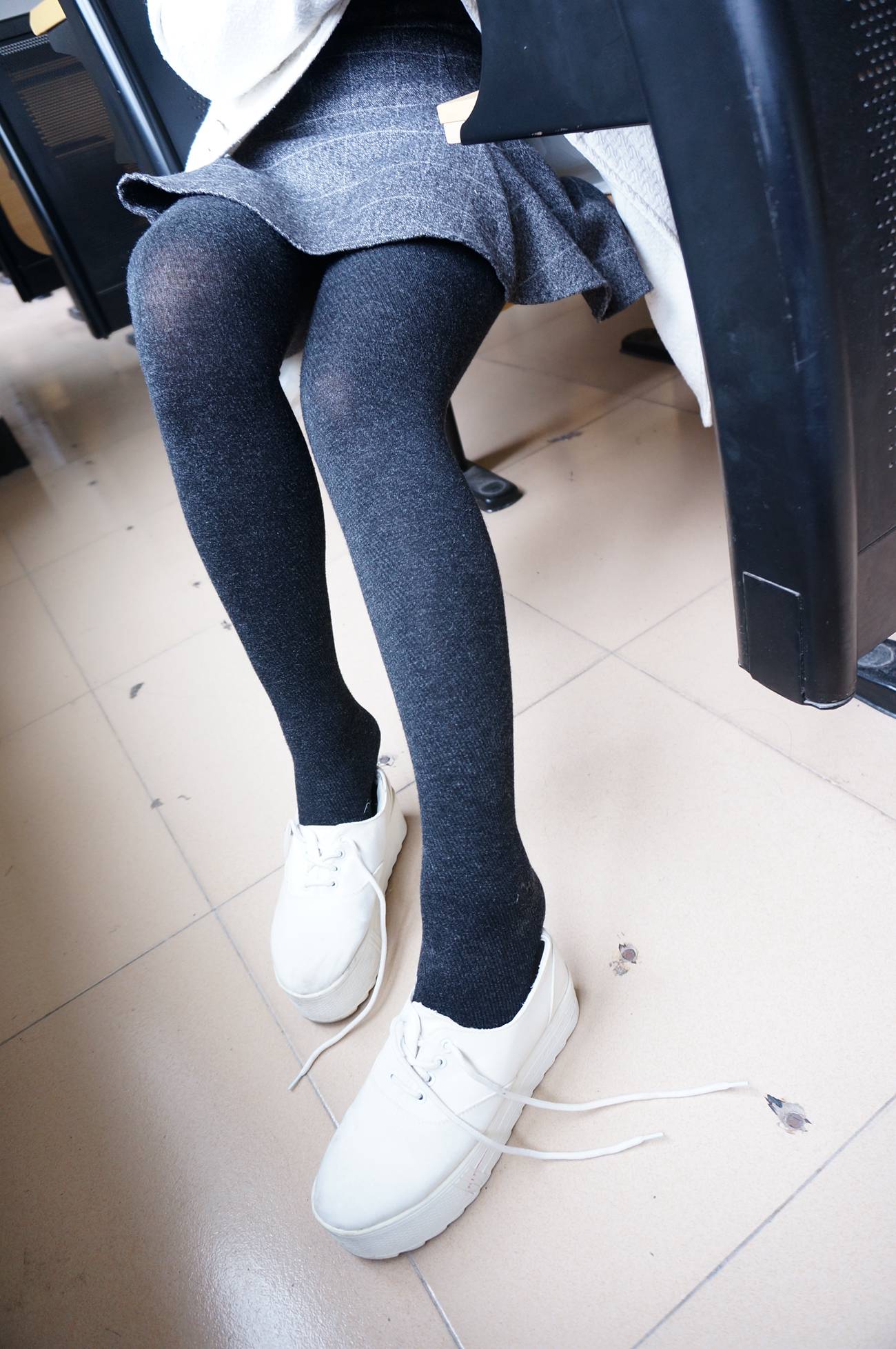 图片[110]-大西瓜爱牙膏-早期作品-S012 黑丝白鞋少女 [116P] – 速更版-美库