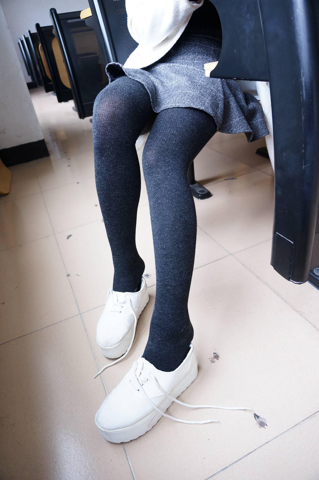 图片[113]-大西瓜爱牙膏-早期作品-S012 黑丝白鞋少女 [116P] – 速更版-美库