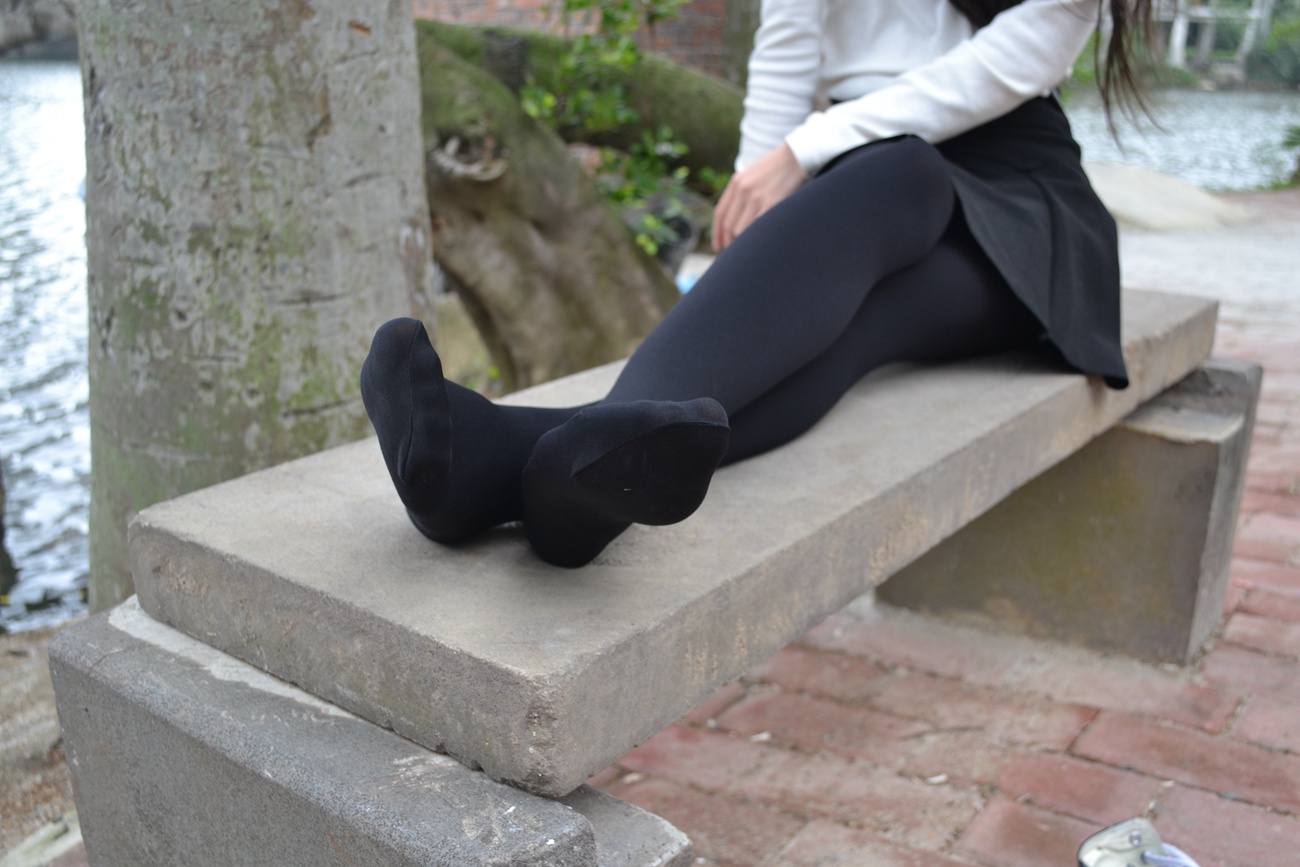 图片[100]-大西瓜爱牙膏-早期作品-S014 湖边黑丝妹 [109P] – 速更版-美库