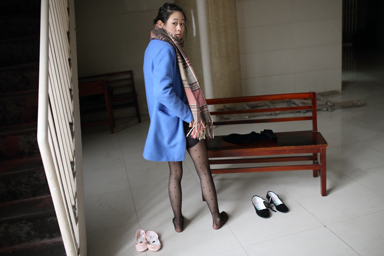 图片[122]-大西瓜爱牙膏-早期作品-S015 蓝衣少女 [128P] – 速更版-美库