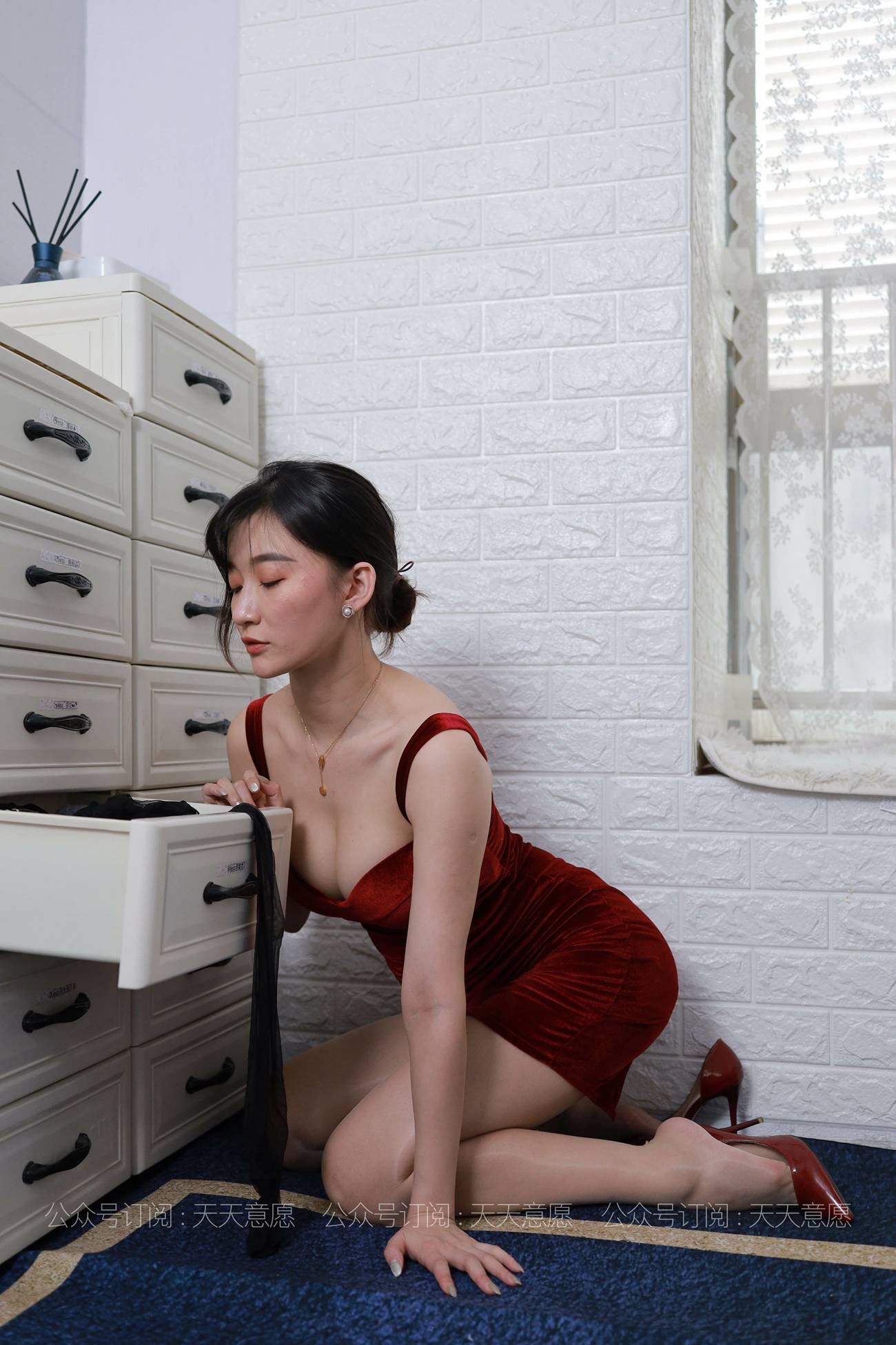 图片[12]-[IESS异思趣向] 耽丝 210730 性感红裙女神秋秋 [92P] – 速更版-美库