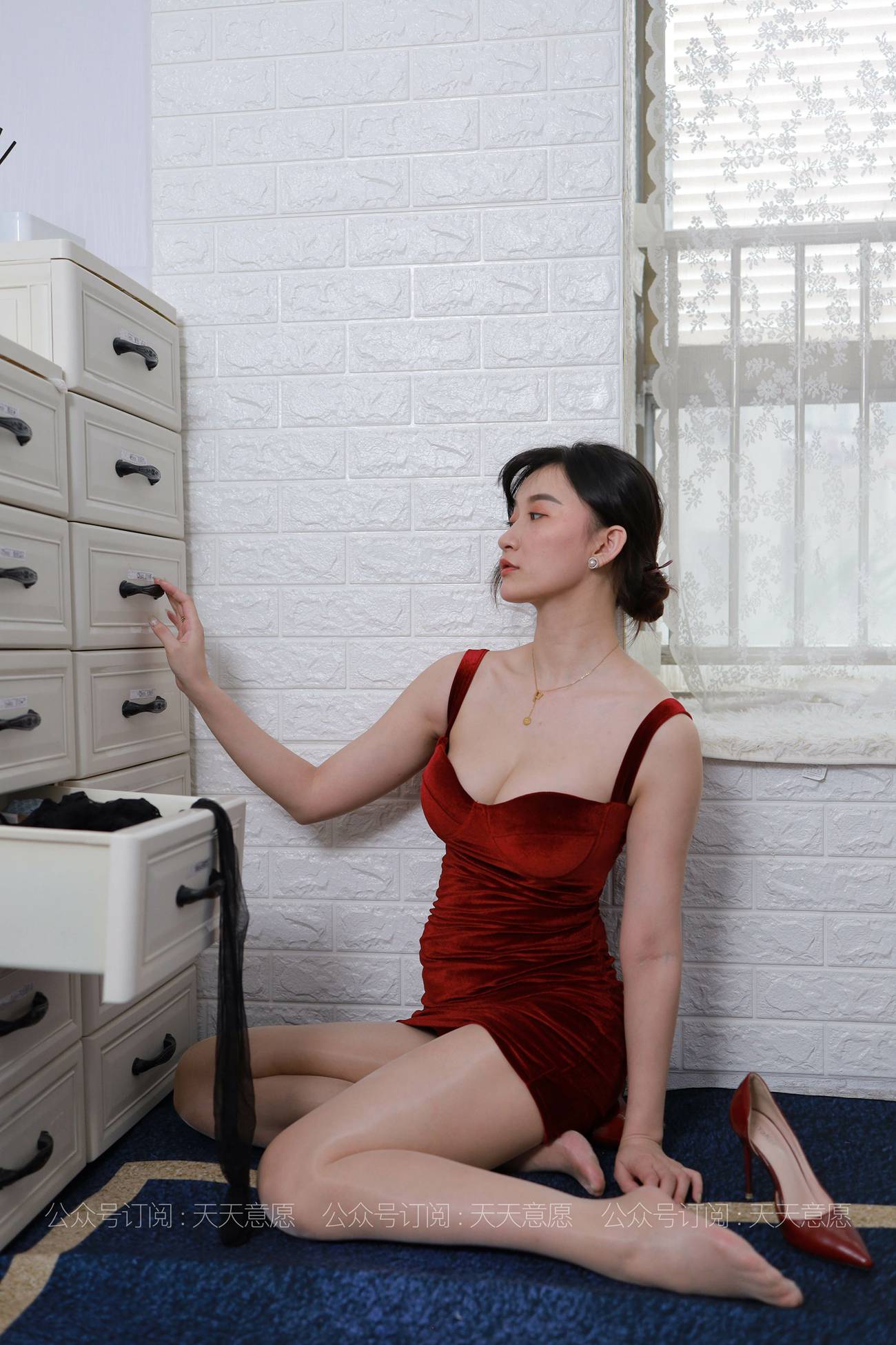 图片[15]-[IESS异思趣向] 耽丝 210730 性感红裙女神秋秋 [92P] – 速更版-美库