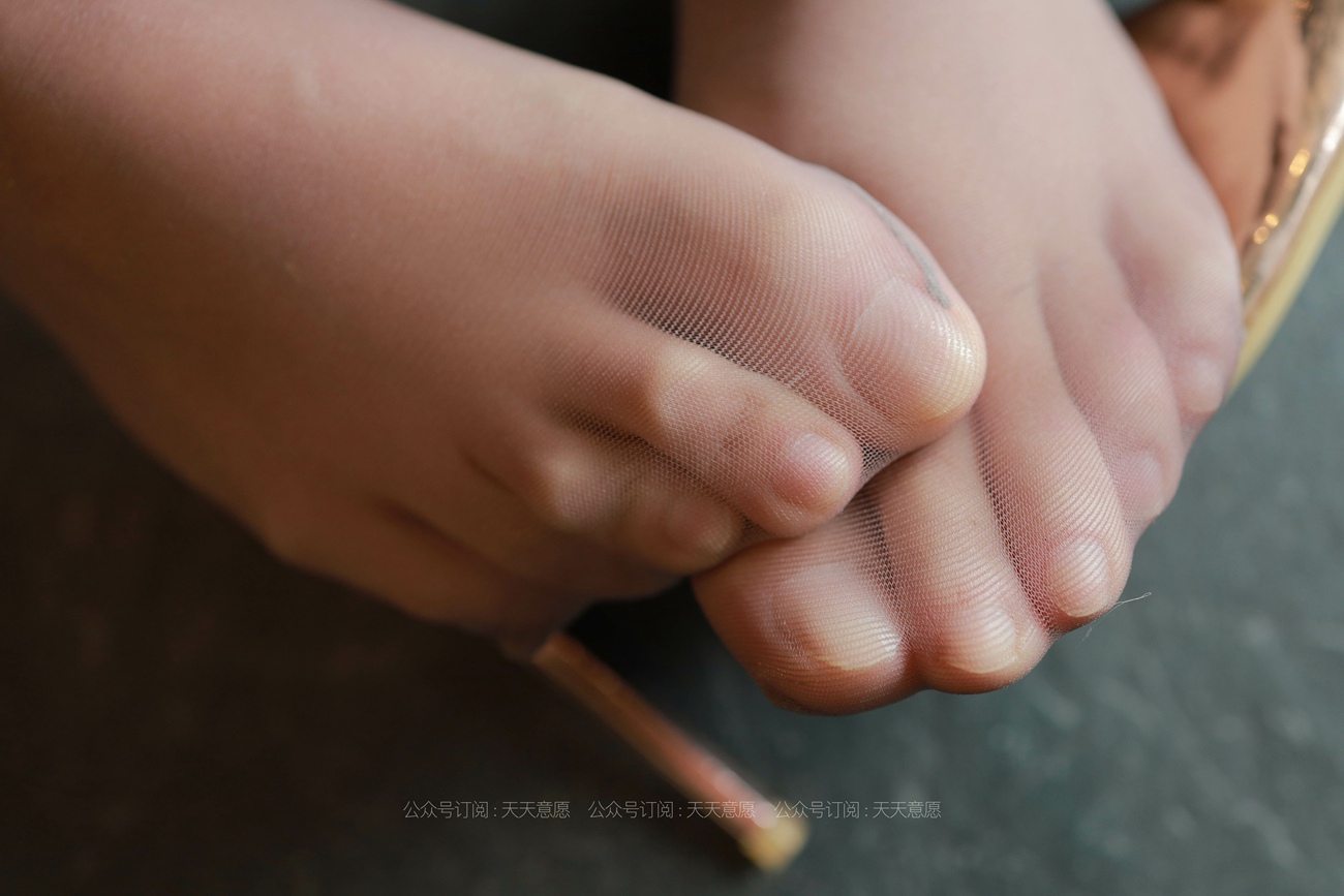 图片[54]-[IESS异思趣向] 耽丝 210801 在沙发上休息的婉苹 [78P] – 速更版-美库