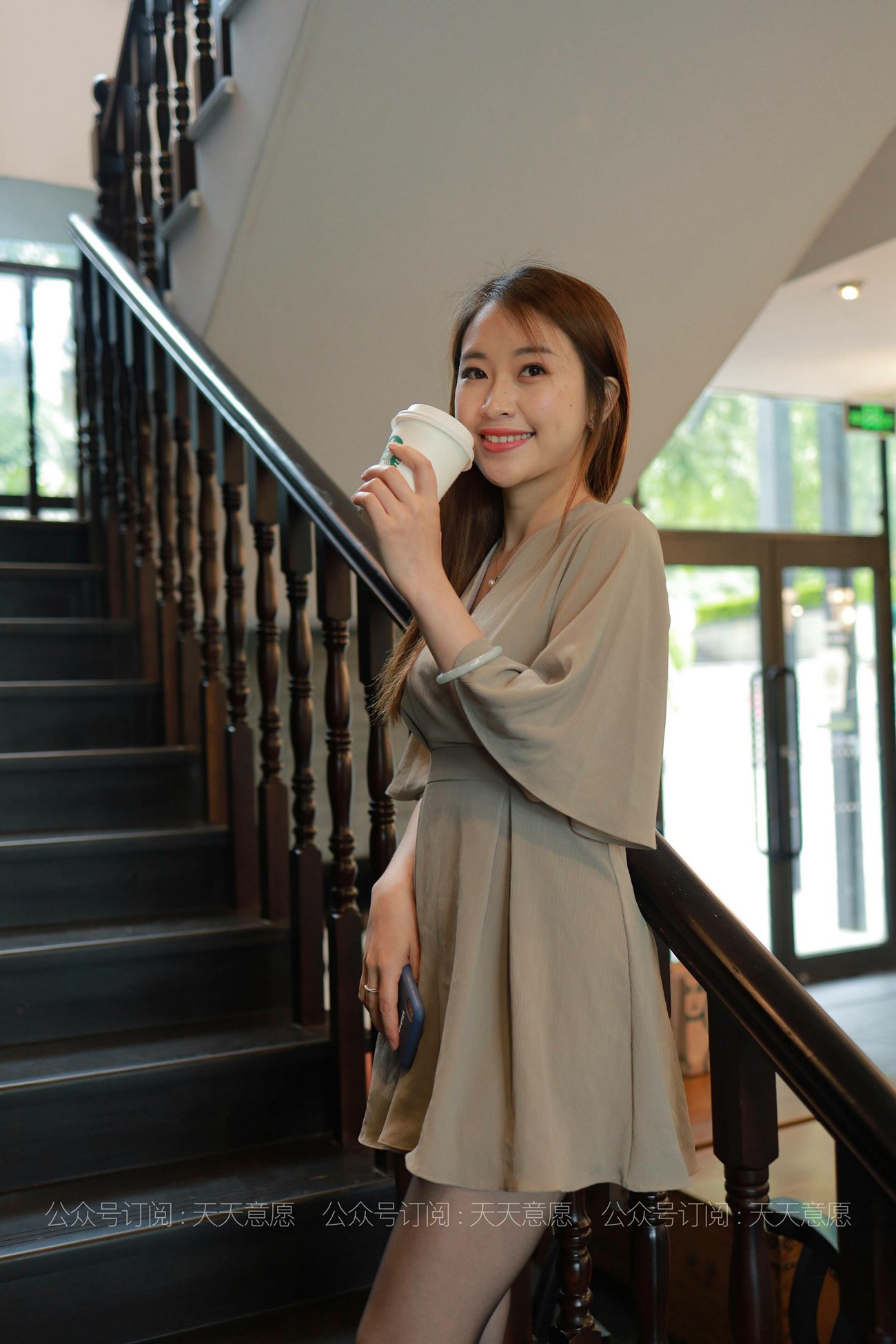 图片[12]-[IESS异思趣向] 2021.06.09 丝享家 827：小婕《红色跟底一身轻》[91P] – 速更版-美库