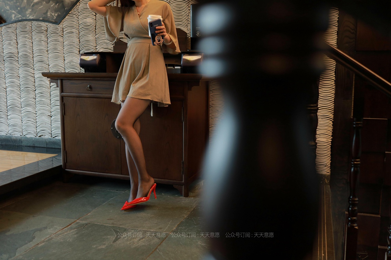 图片[40]-[IESS异思趣向] 2021.06.09 丝享家 827：小婕《红色跟底一身轻》[91P] – 速更版-美库