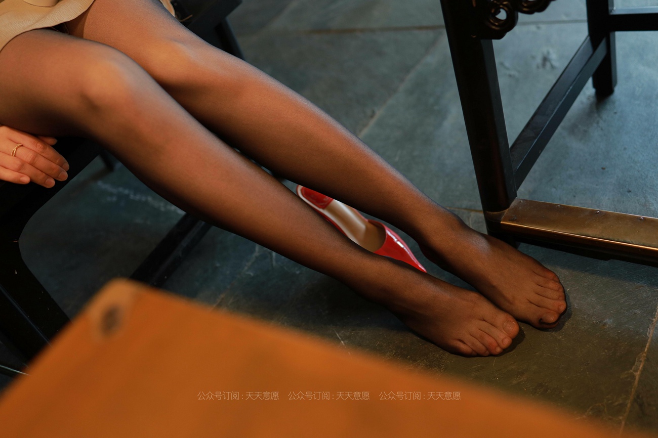 图片[63]-[IESS异思趣向] 2021.06.09 丝享家 827：小婕《红色跟底一身轻》[91P] – 速更版-美库