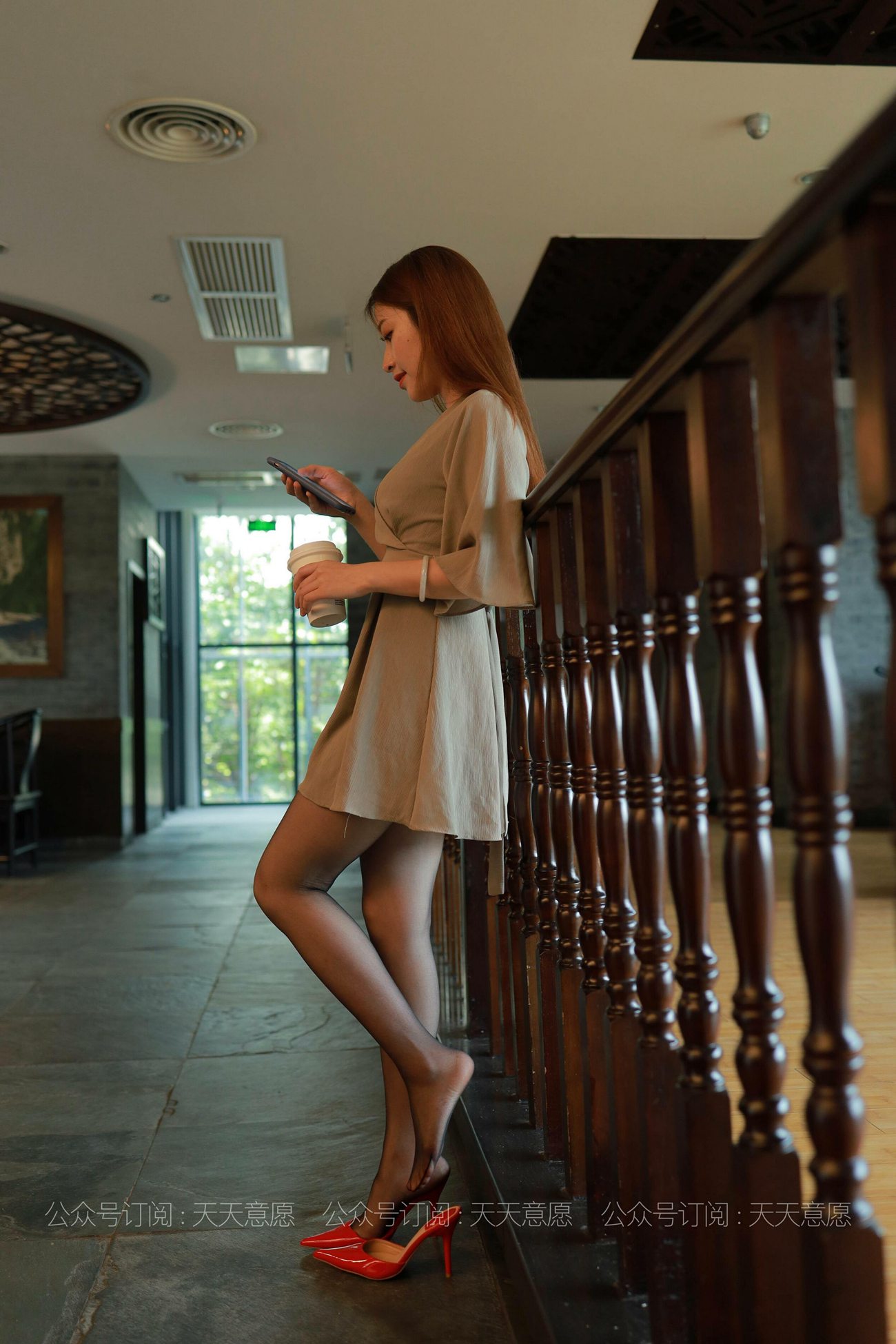 图片[75]-[IESS异思趣向] 2021.06.09 丝享家 827：小婕《红色跟底一身轻》[91P] – 速更版-美库