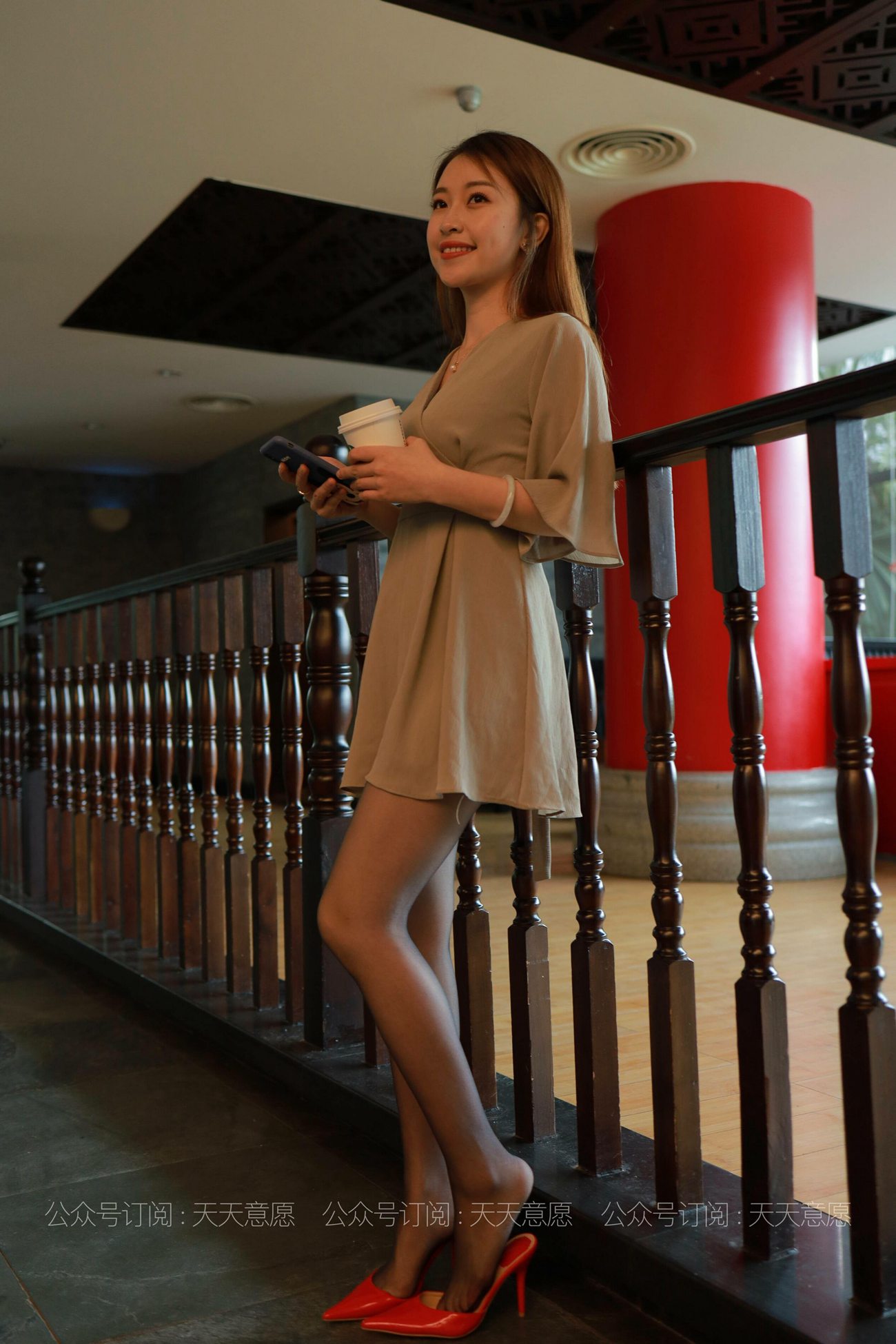 图片[89]-[IESS异思趣向] 2021.06.09 丝享家 827：小婕《红色跟底一身轻》[91P] – 速更版-美库