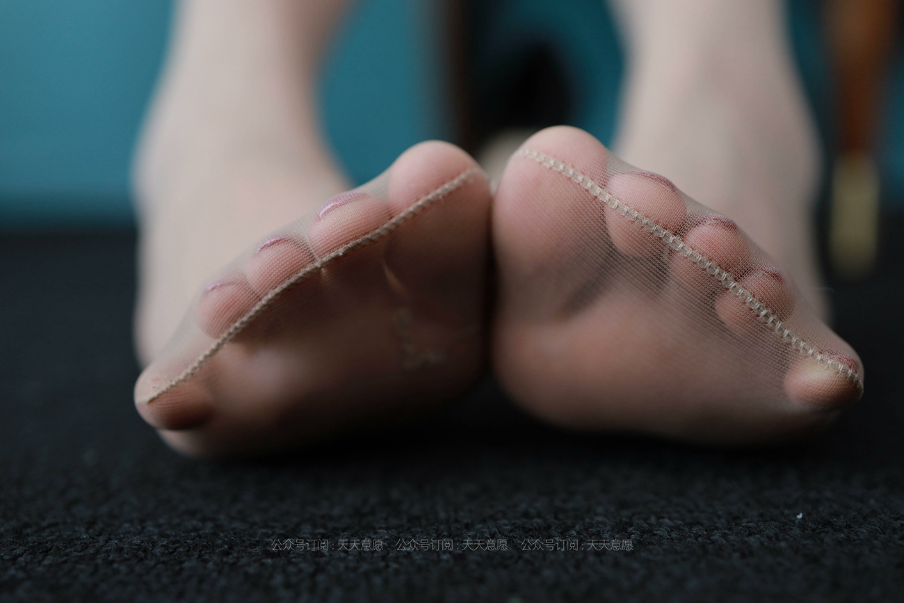 图片[32]-[IESS异思趣向] 耽丝 210812 小七的黑色不规则短裙 [93P] – 速更版-美库