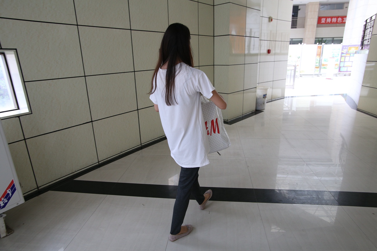 图片[54]-大西瓜爱牙膏-早期作品-S018 张萍 白T恤 连衣裙 1 [210P] – 速更版-美库