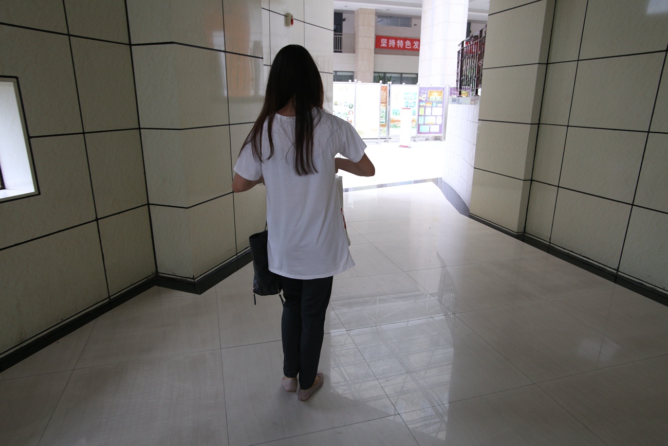 图片[56]-大西瓜爱牙膏-早期作品-S018 张萍 白T恤 连衣裙 1 [210P] – 速更版-美库