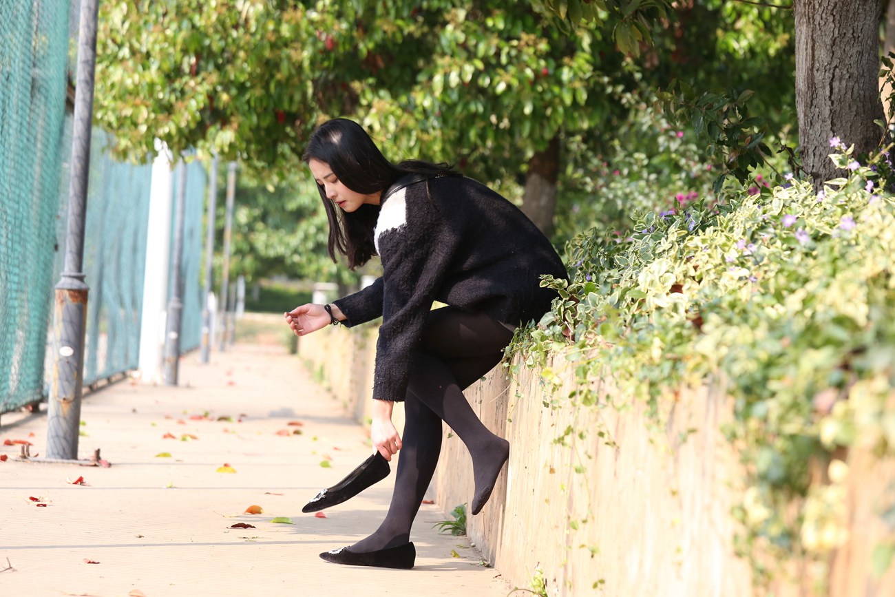 图片[24]-大西瓜爱牙膏-早期作品-S019 黑丝 4 [150P] – 速更版-美库