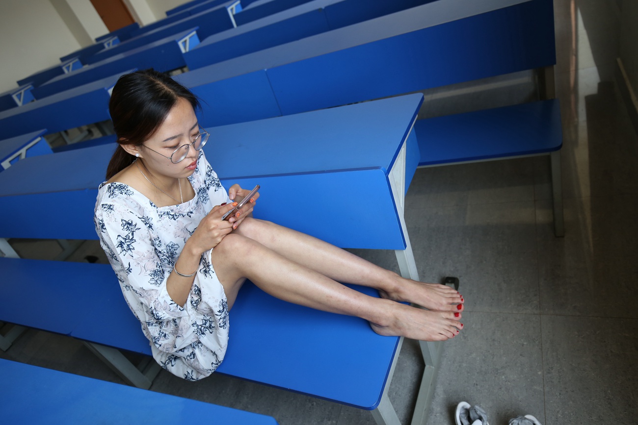 图片[11]-大西瓜爱牙膏-早期作品-S024 裸足+长丝 [315P] – 速更版-美库