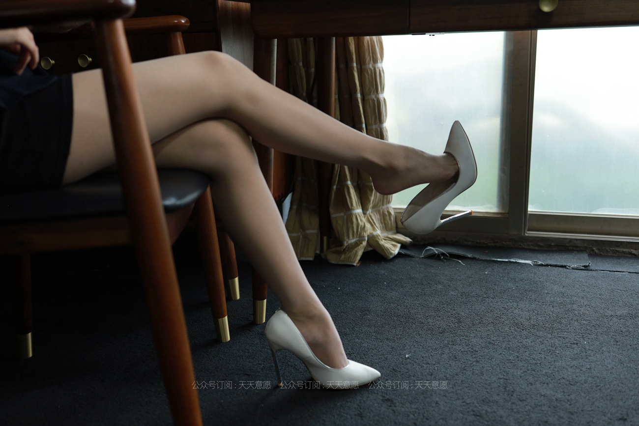 图片[15]-[IESS异思趣向] 耽丝 210819 最美女职员 婉萍 [85P] – 速更版-美库