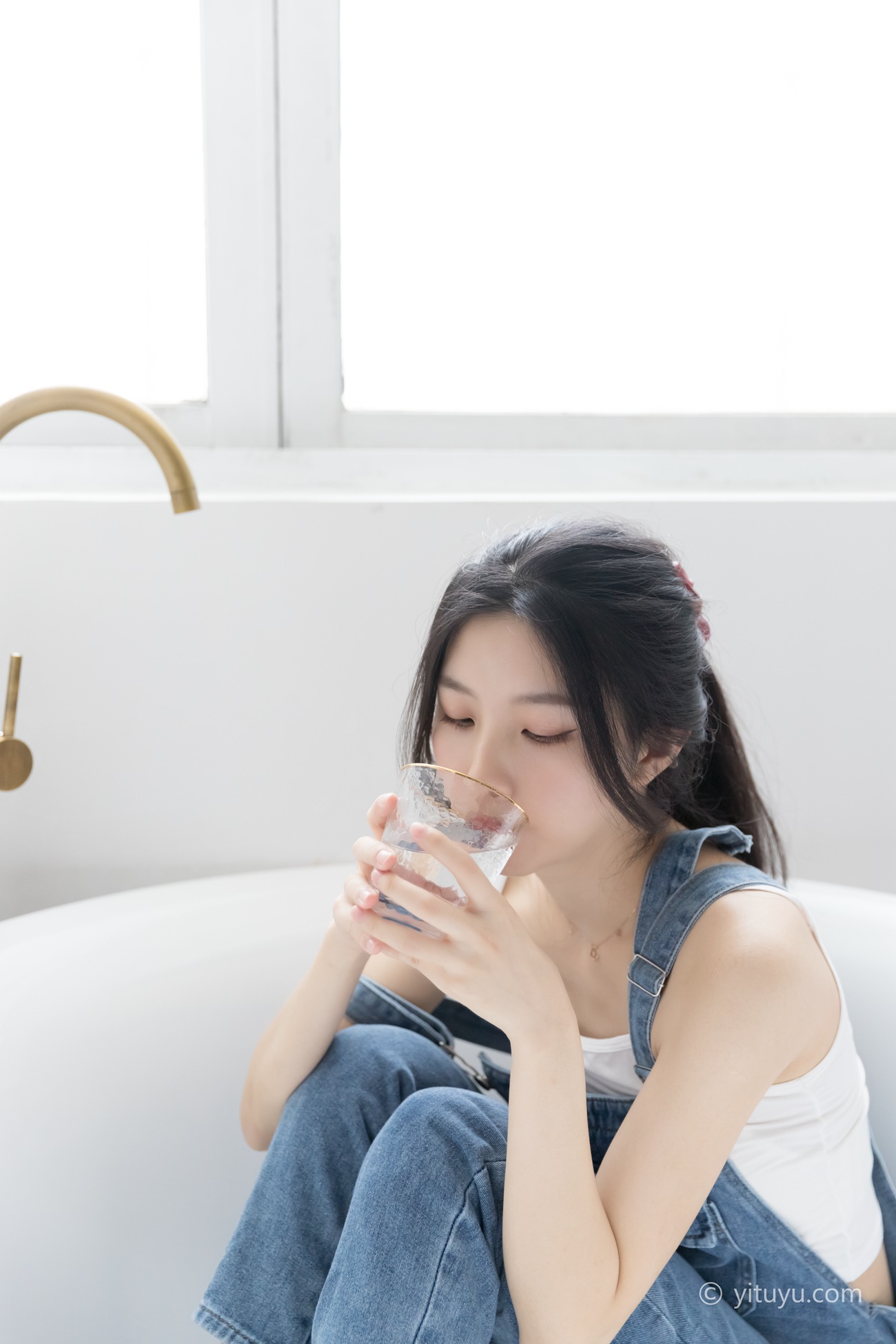 图片[10]-[YITUYU]艺图语 2021.04.21 蓝色牛仔裤 小铟 [24P] – 速更版-美库