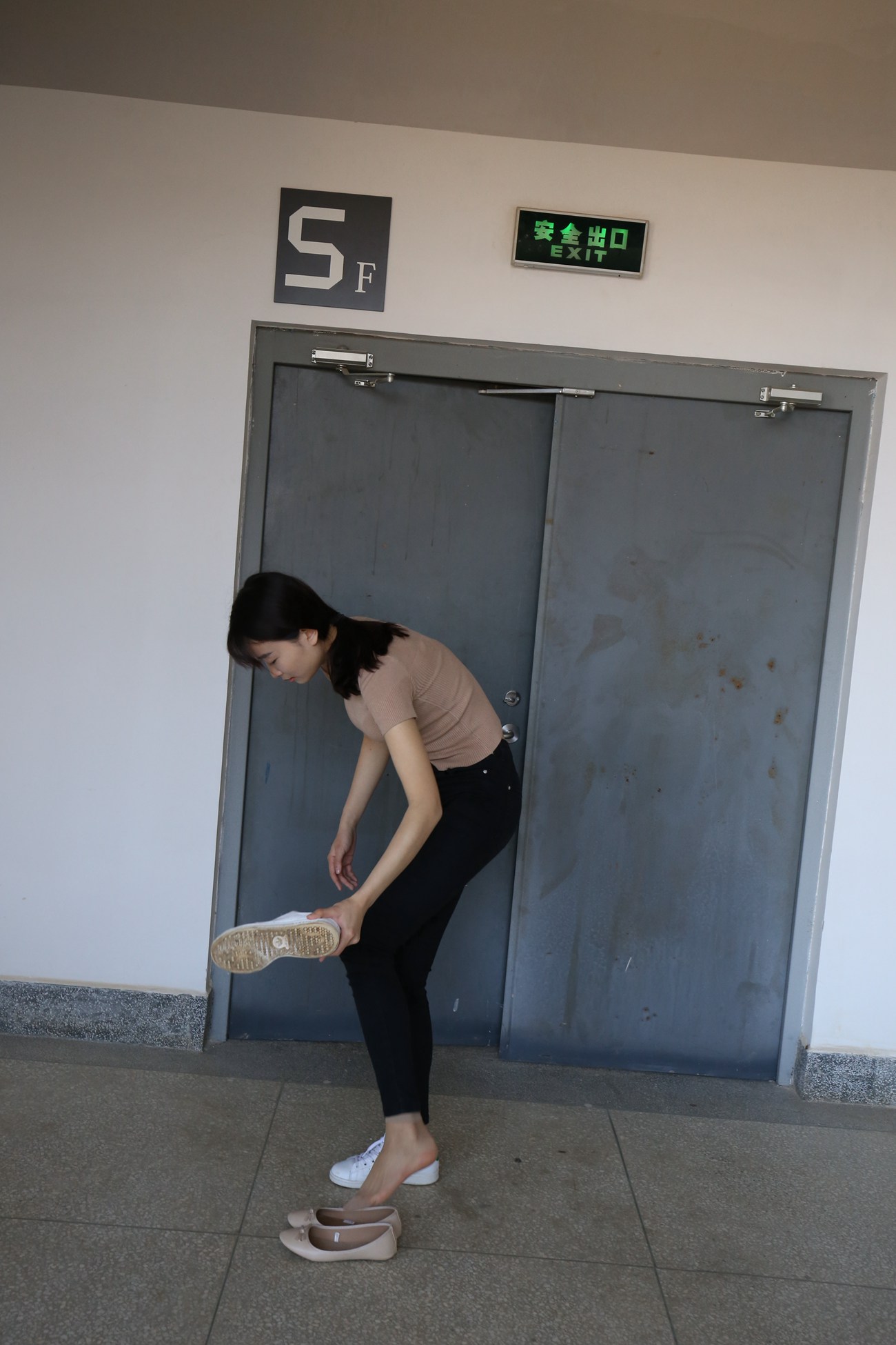 图片[16]-大西瓜爱牙膏-早期作品-S035 肉丝-3黑长裤 (3) [118P] – 速更版-美库