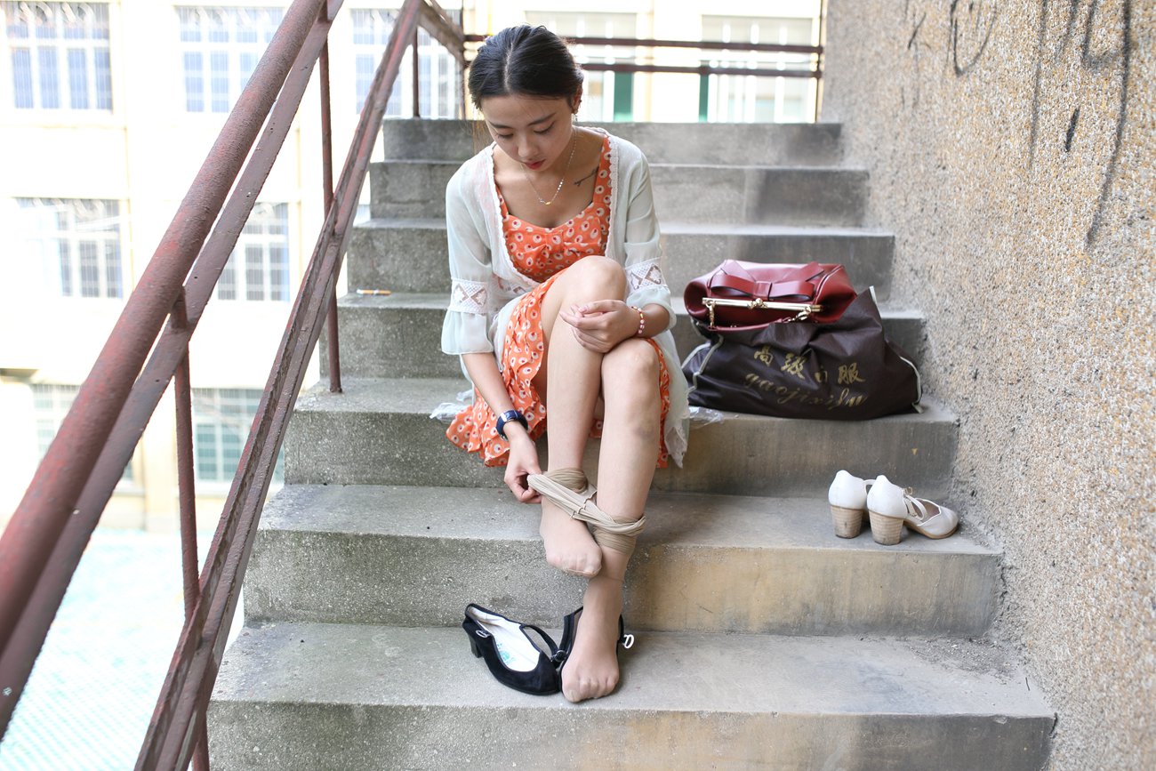 图片[101]-大西瓜爱牙膏-早期作品-S036 碎花裙少女 [152P] – 速更版-美库