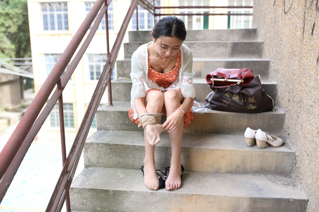 图片[136]-大西瓜爱牙膏-早期作品-S036 碎花裙少女 [152P] – 速更版-美库