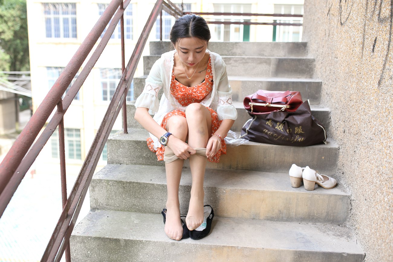 图片[138]-大西瓜爱牙膏-早期作品-S036 碎花裙少女 [152P] – 速更版-美库