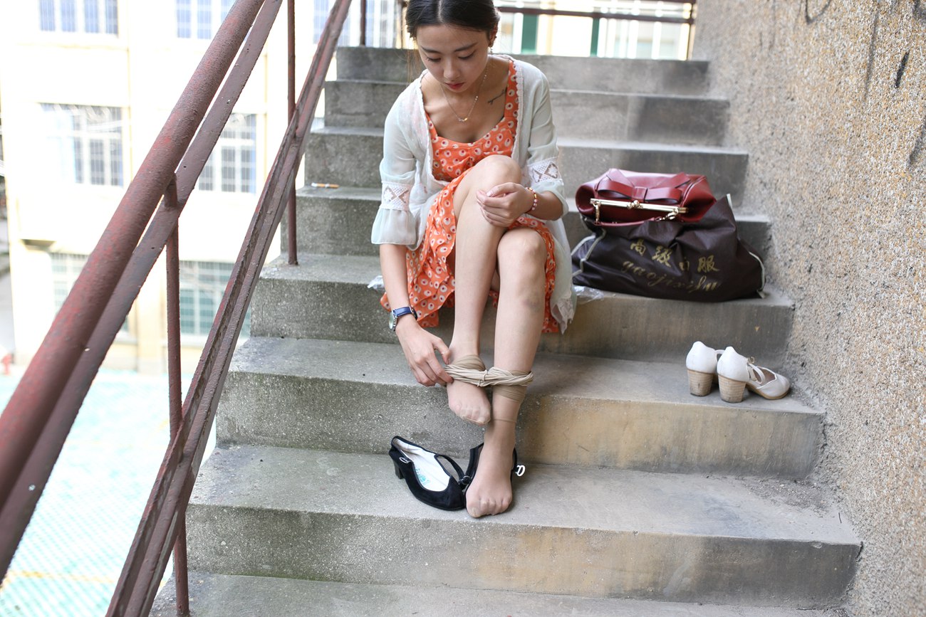 图片[143]-大西瓜爱牙膏-早期作品-S036 碎花裙少女 [152P] – 速更版-美库