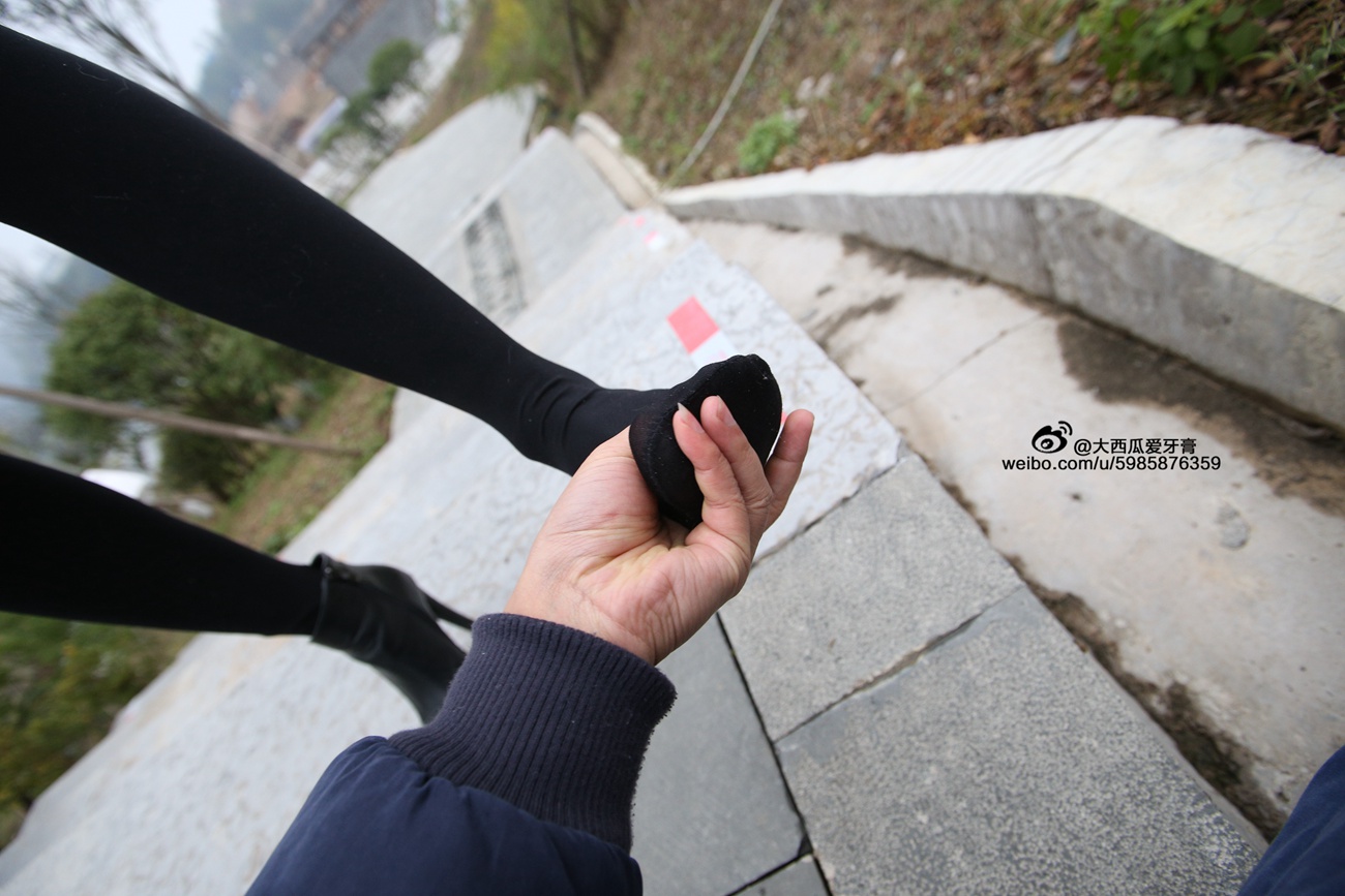 图片[113]-大西瓜爱牙膏-早期作品-S043  黑丝 [350P] – 速更版-美库