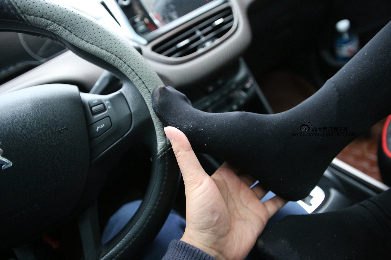 图片[222]-大西瓜爱牙膏-早期作品-S043  黑丝 [350P] – 速更版-美库