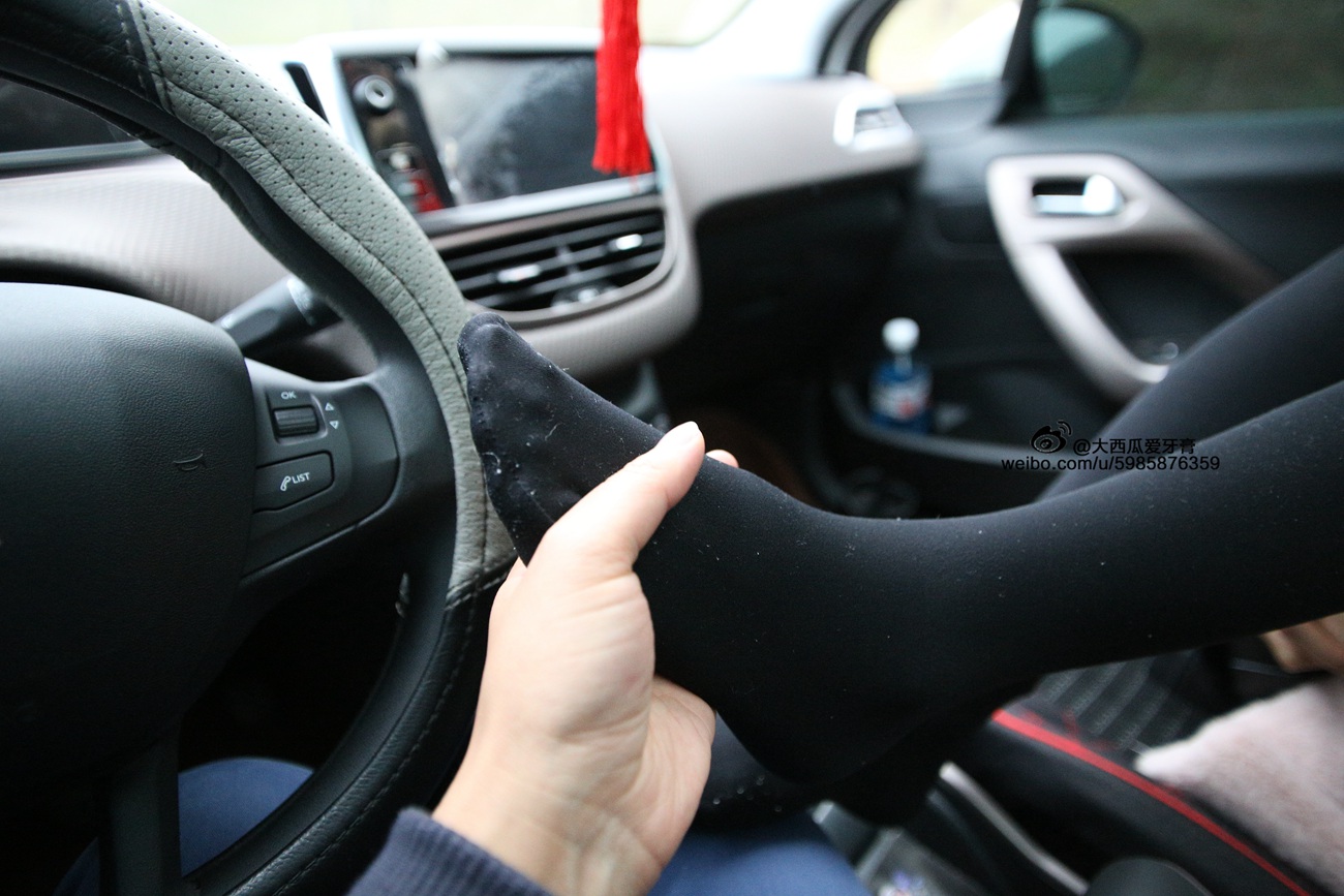 图片[230]-大西瓜爱牙膏-早期作品-S043  黑丝 [350P] – 速更版-美库