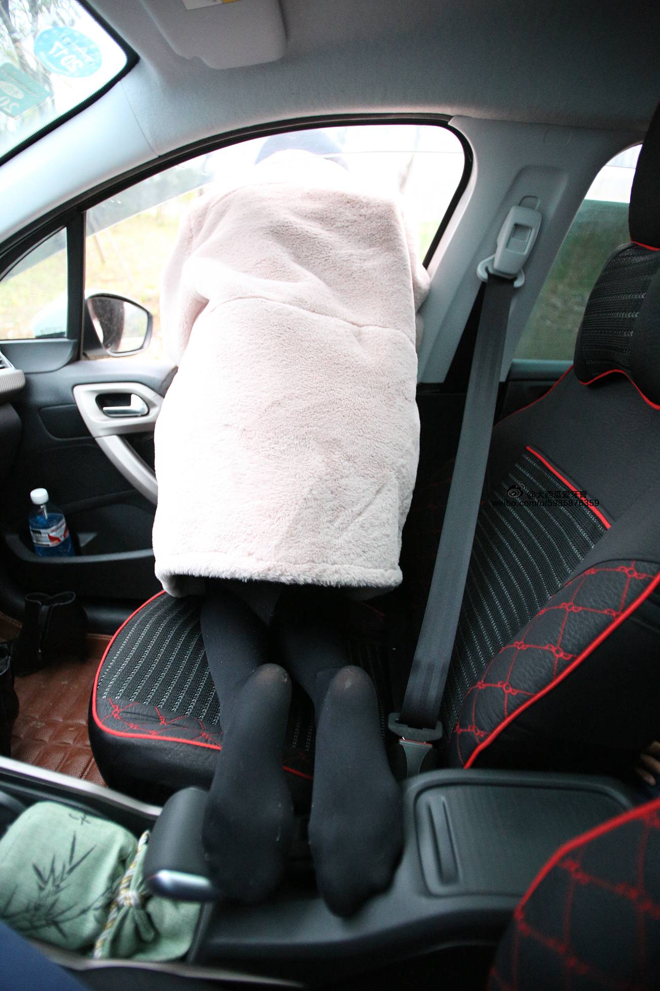 图片[304]-大西瓜爱牙膏-早期作品-S043  黑丝 [350P] – 速更版-美库