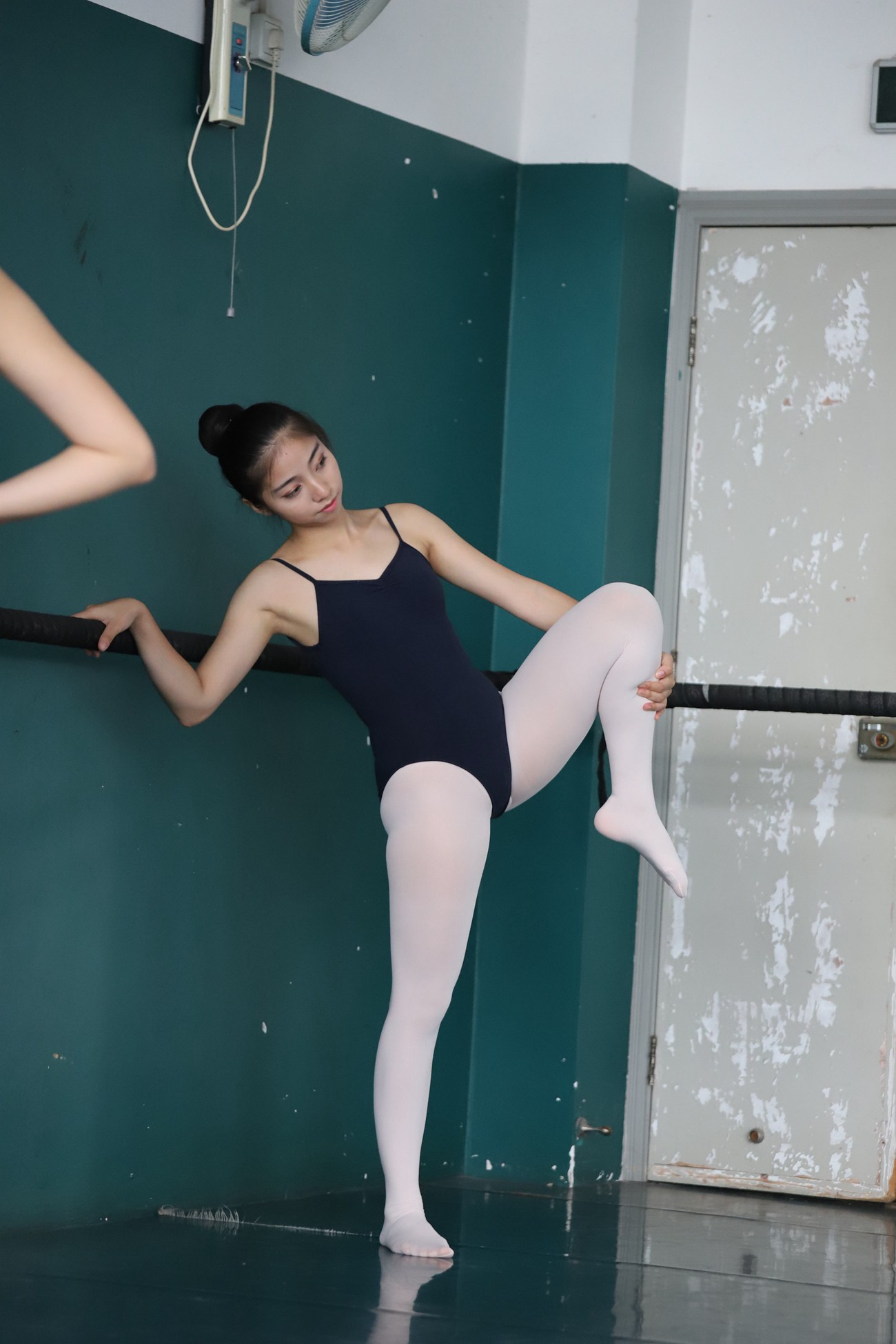 图片[26]-大西瓜爱牙膏-早期作品-W004 多色舞蹈服 004[159P] – 速更版-美库