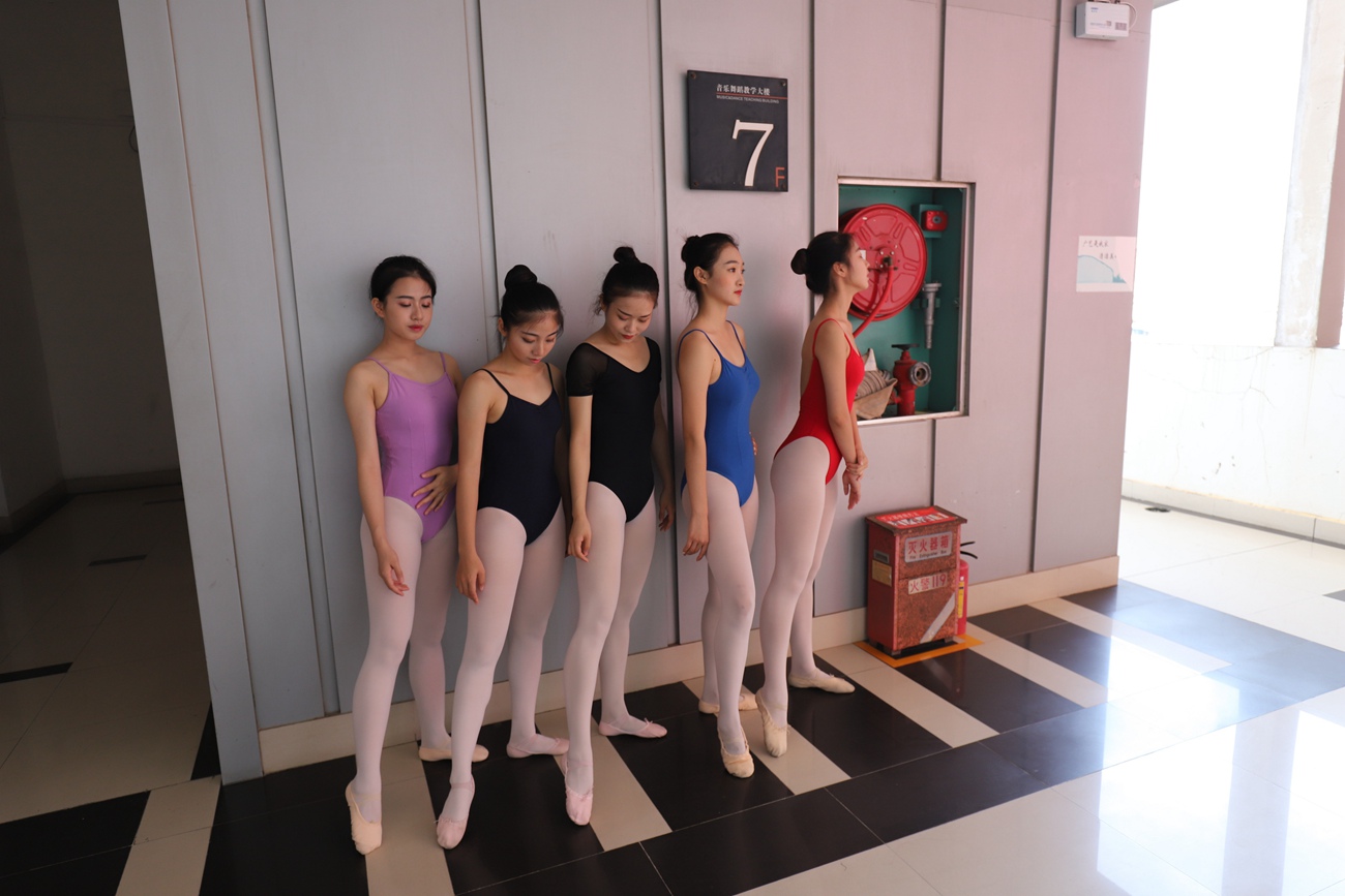 图片[83]-大西瓜爱牙膏-早期作品-W004 多色舞蹈服 002[94P] – 速更版-美库